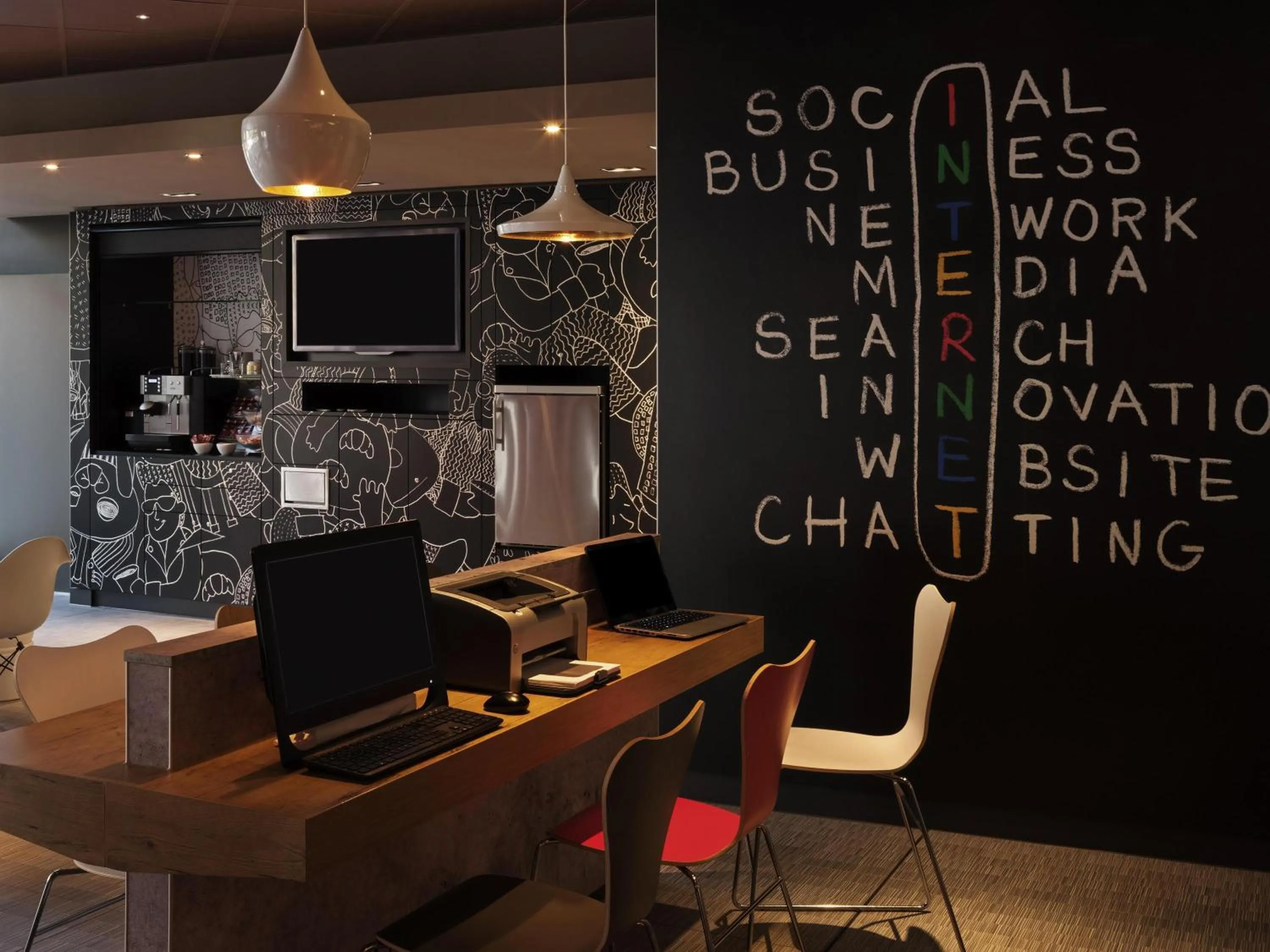 Lounge or bar in ibis Nürnberg Hauptbahnhof