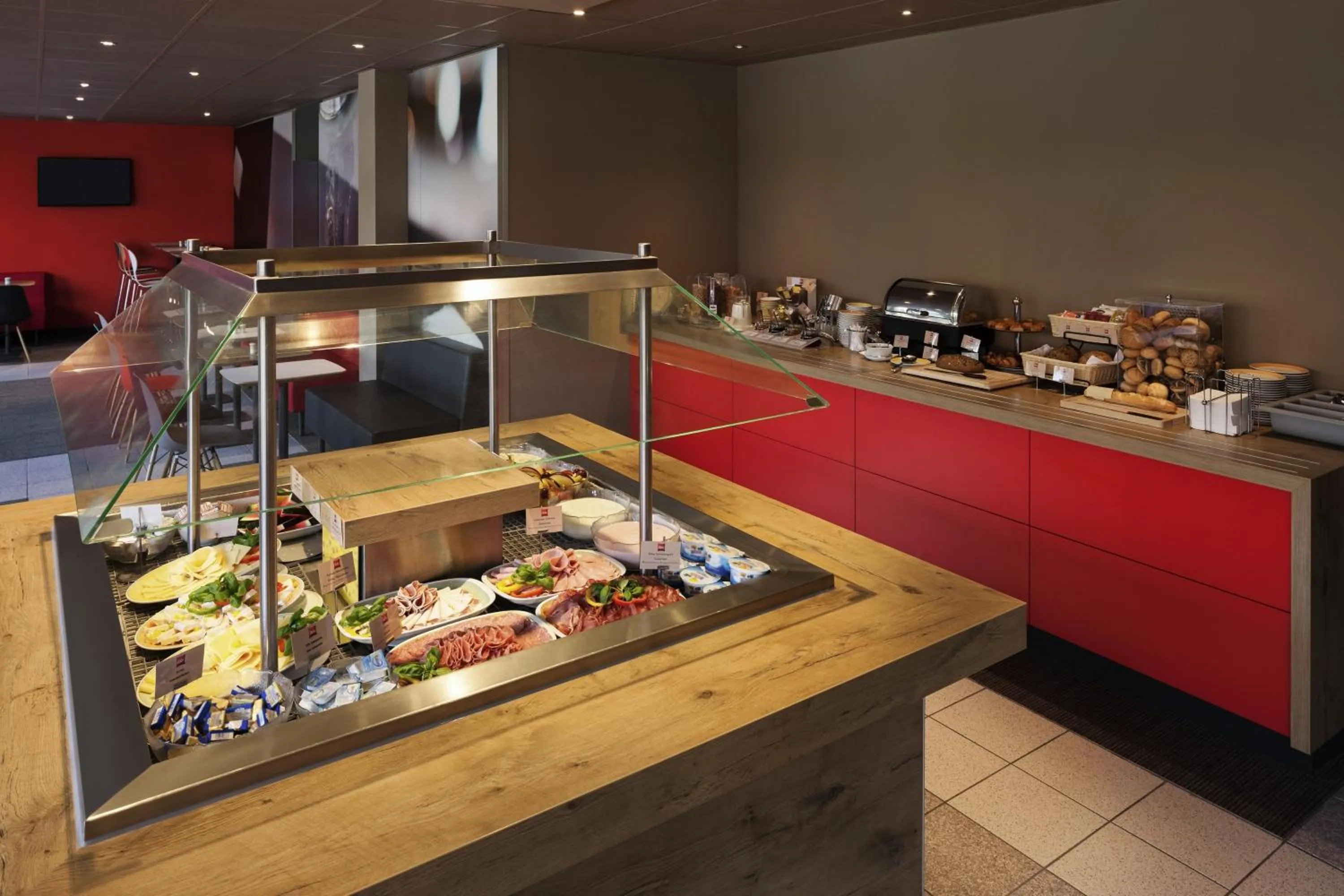 Restaurant/places to eat in ibis Nürnberg Hauptbahnhof