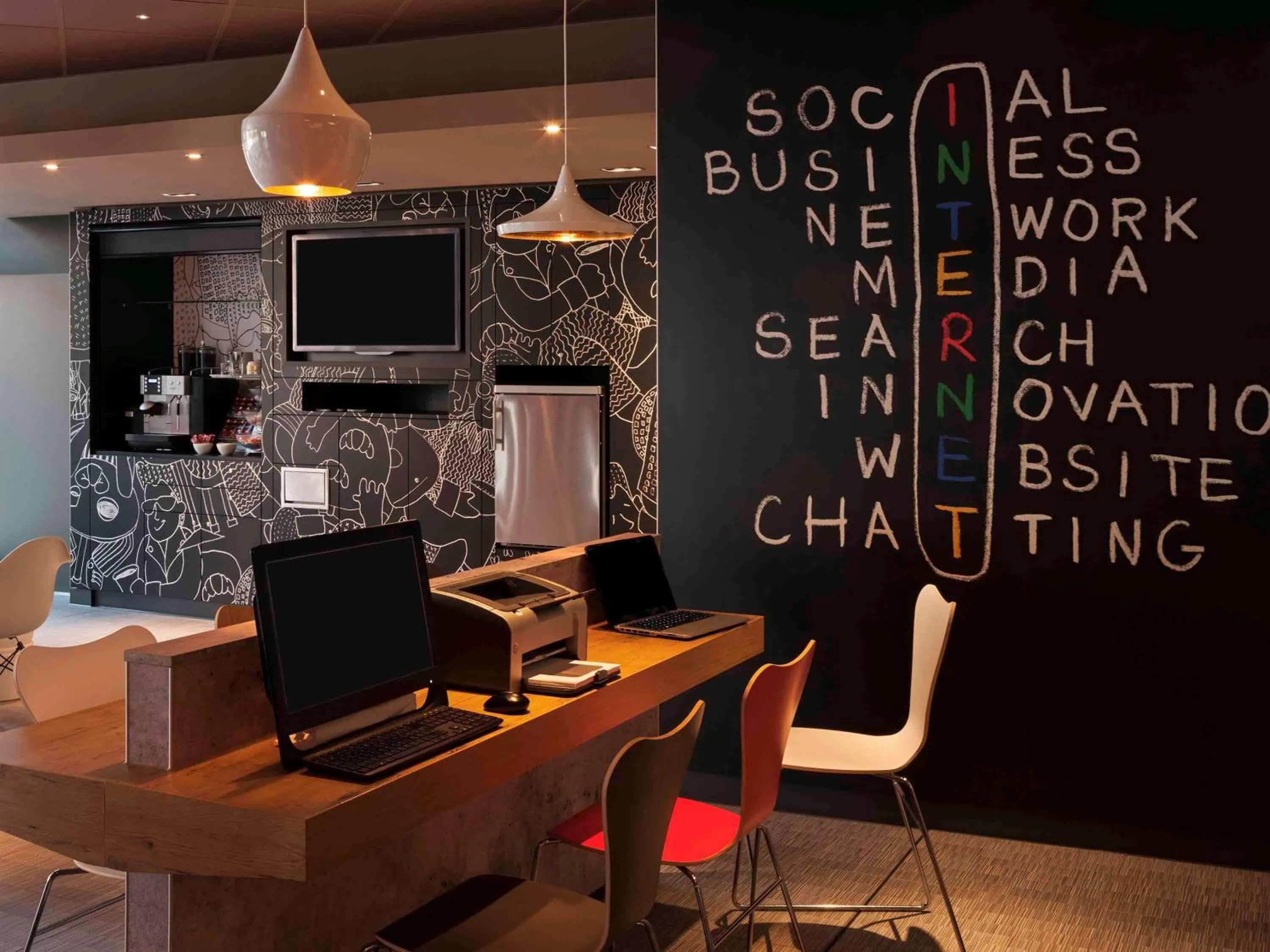 Lounge or bar in ibis Nürnberg Hauptbahnhof