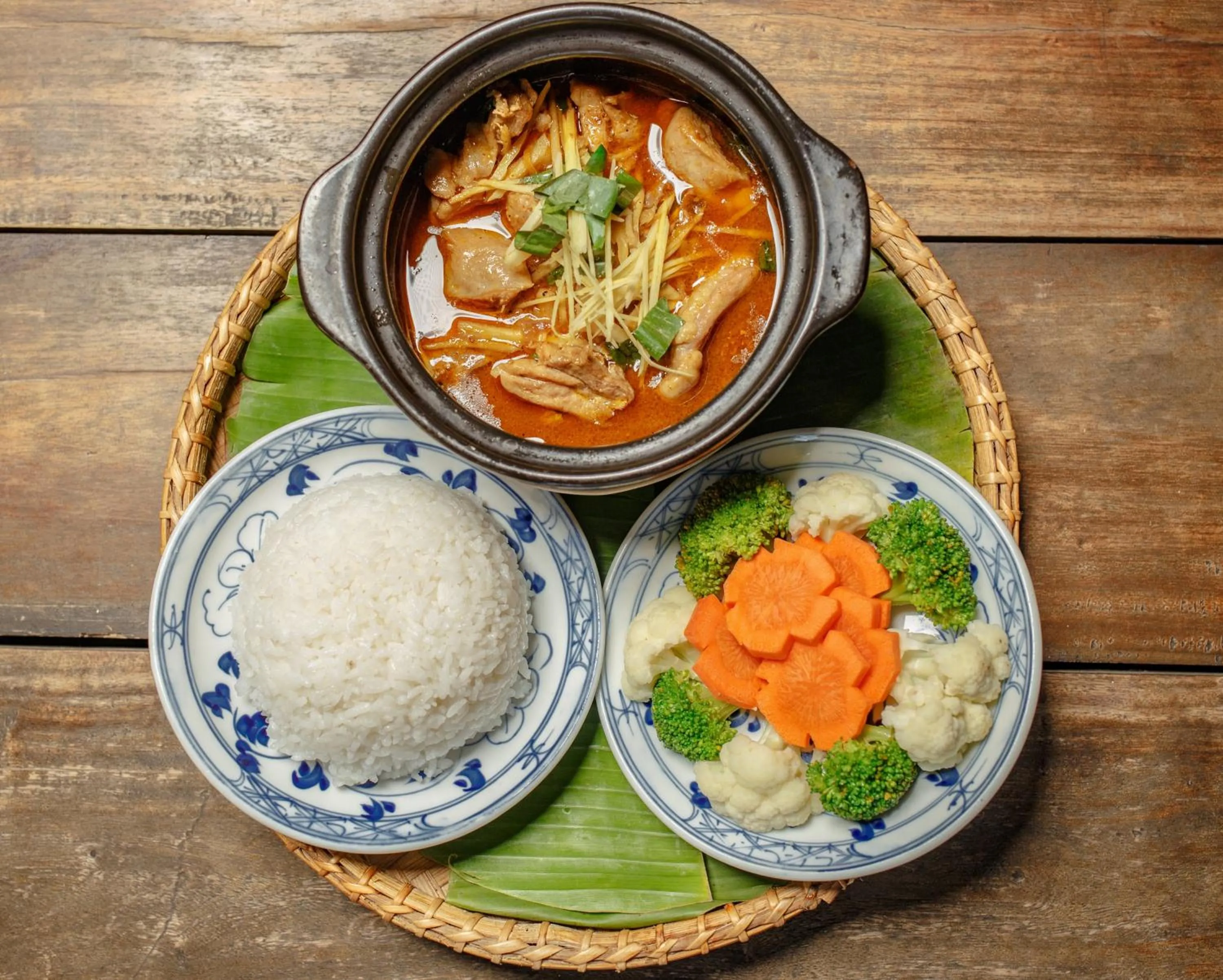 Food in Olivia Hotel and Apartment