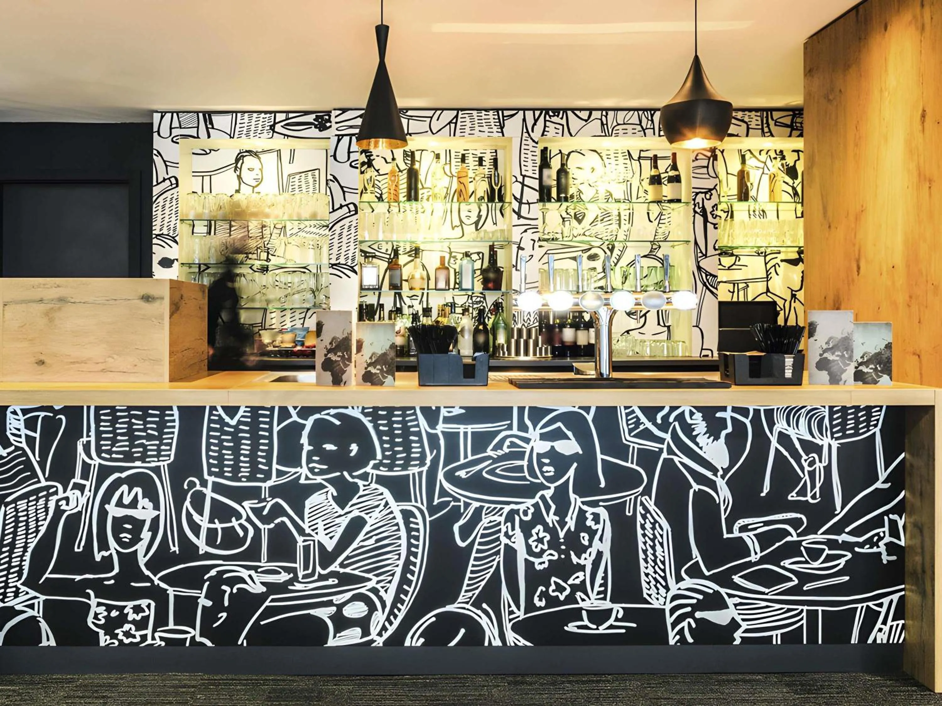 Property building in ibis Liverpool Centre Albert Dock – Liverpool One