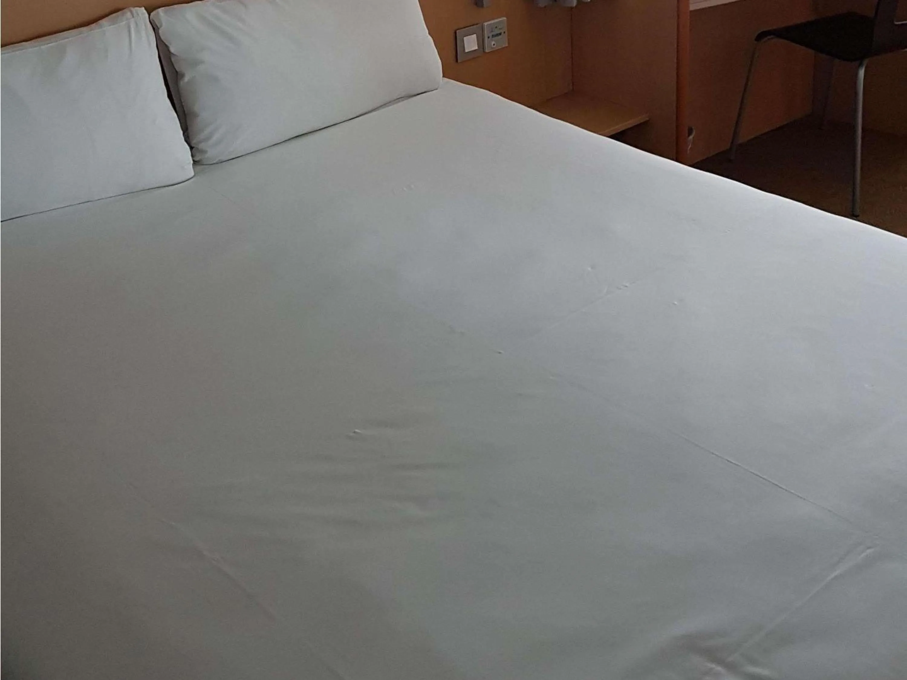 Bedroom, Bed in ibis Liverpool Centre Albert Dock – Liverpool One