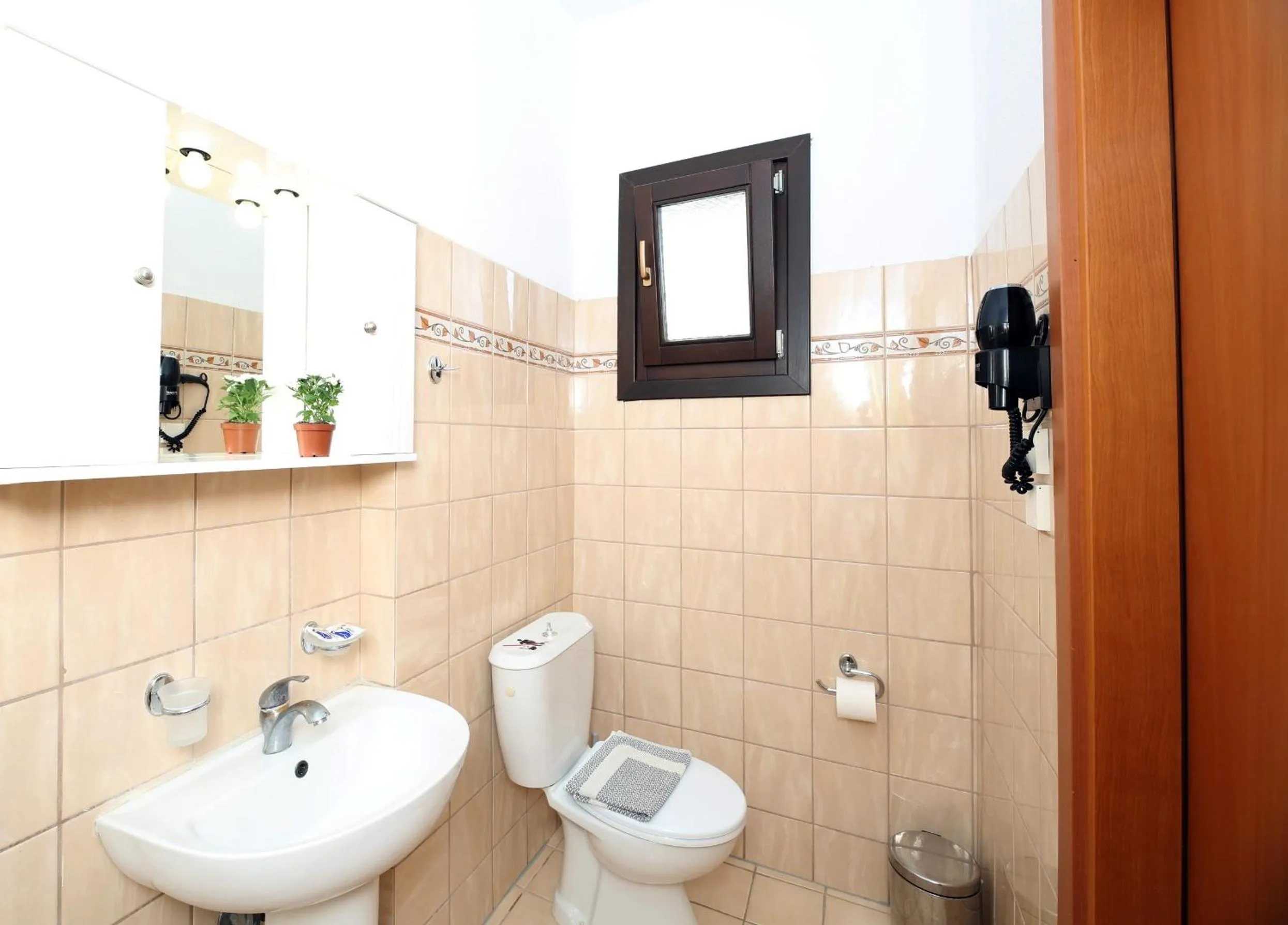 Shower in Palirria Hotel & Studios