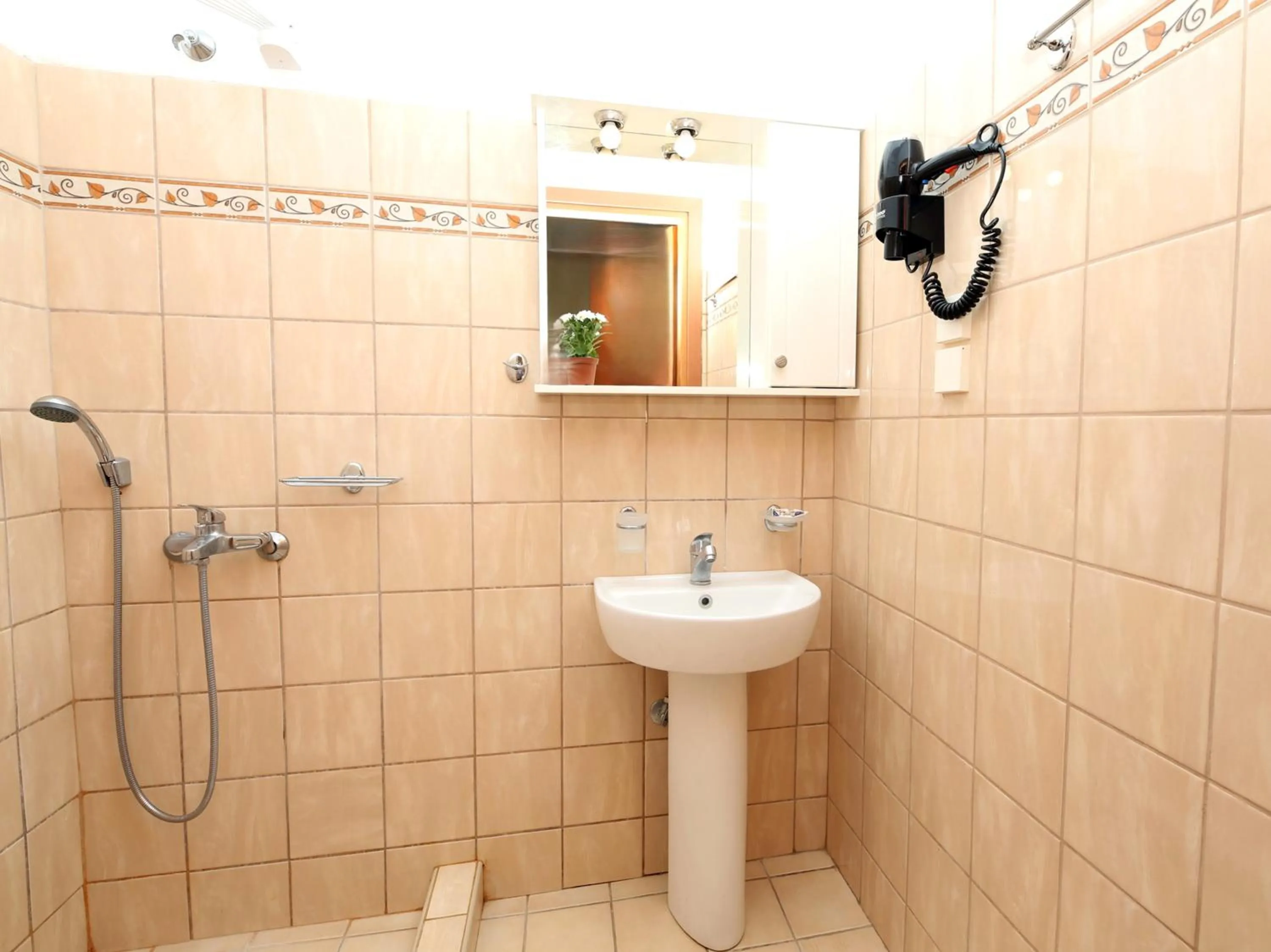 Shower in Palirria Hotel & Studios