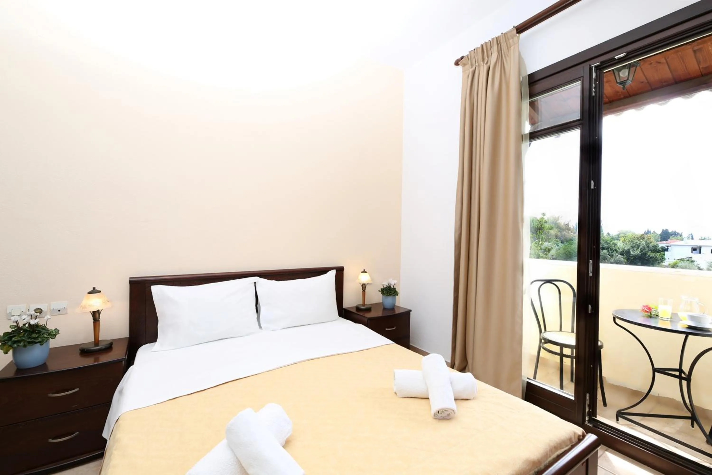 Bed in Palirria Hotel & Studios