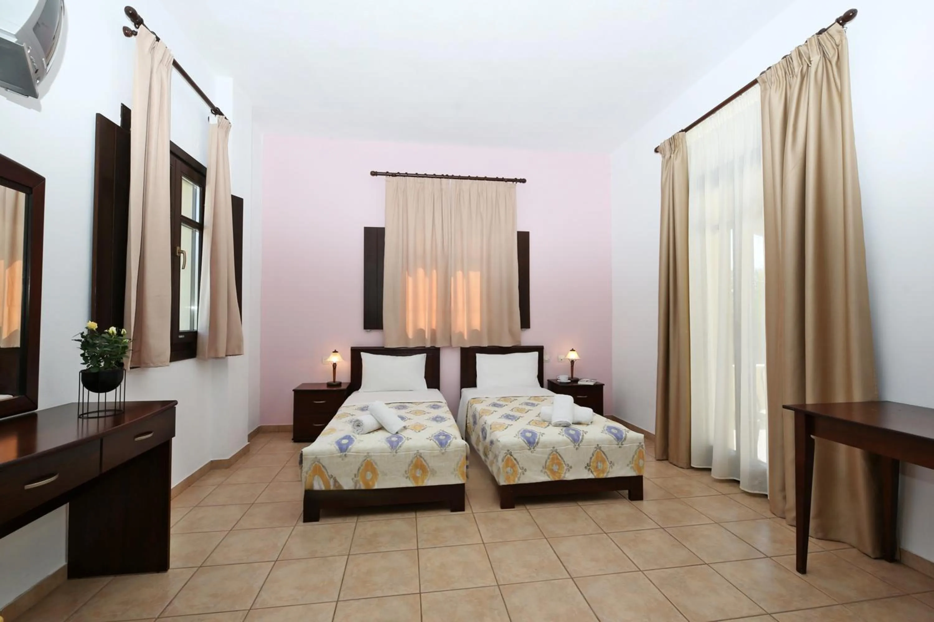 Bed in Palirria Hotel & Studios