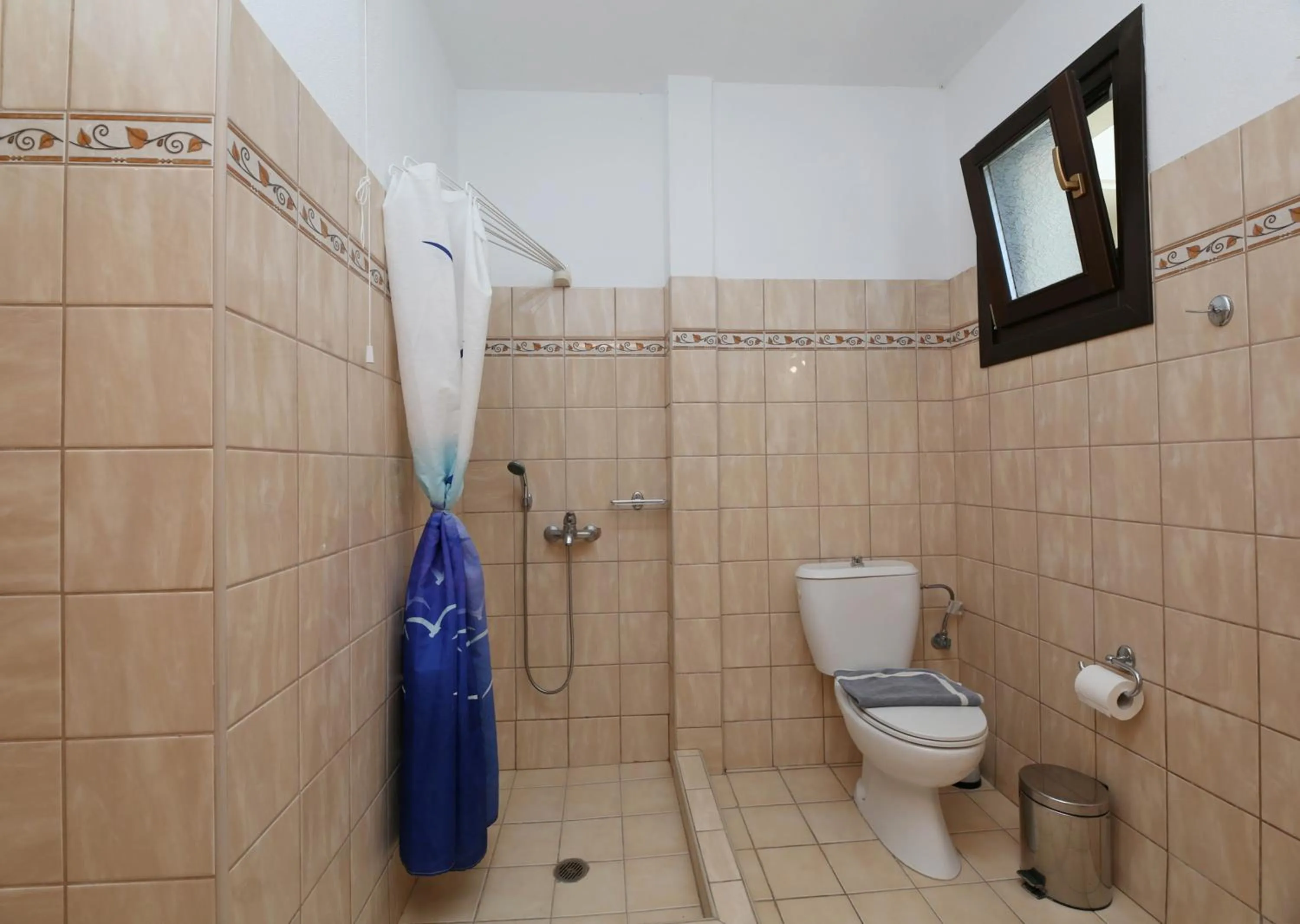 Bathroom in Palirria Hotel & Studios