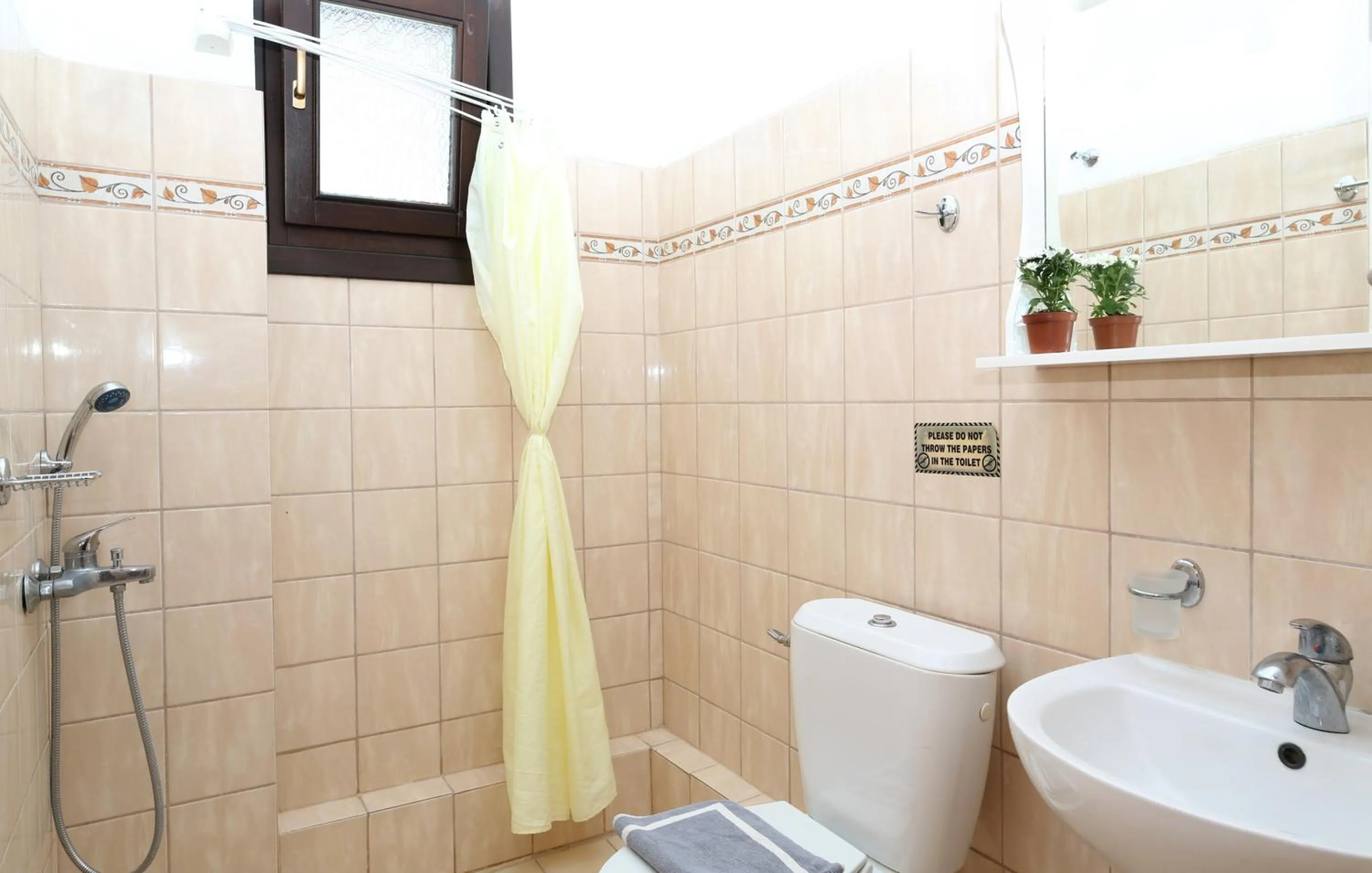 Shower in Palirria Hotel & Studios