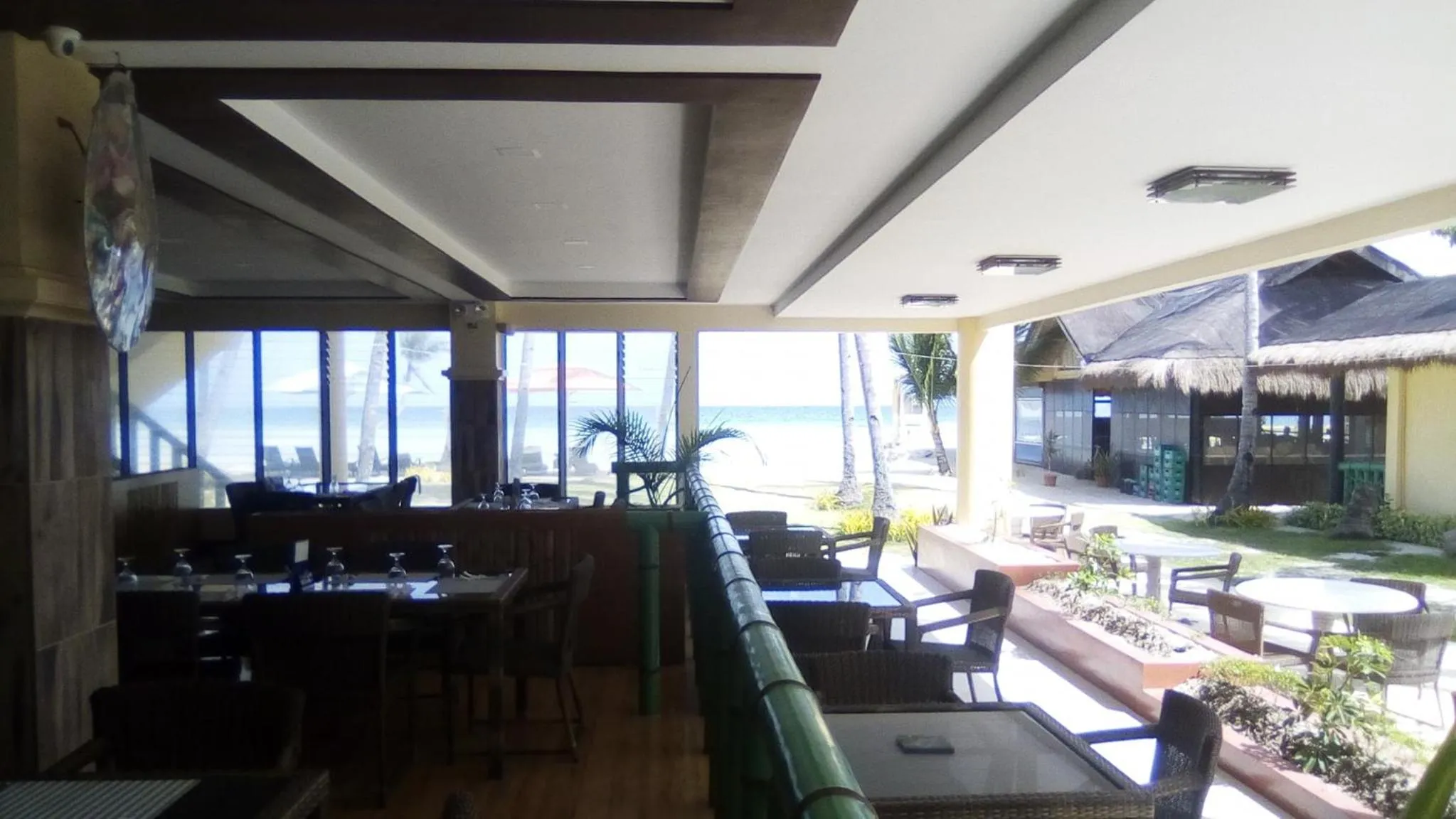 Restaurant/Places to Eat in Marlins Beach Resort