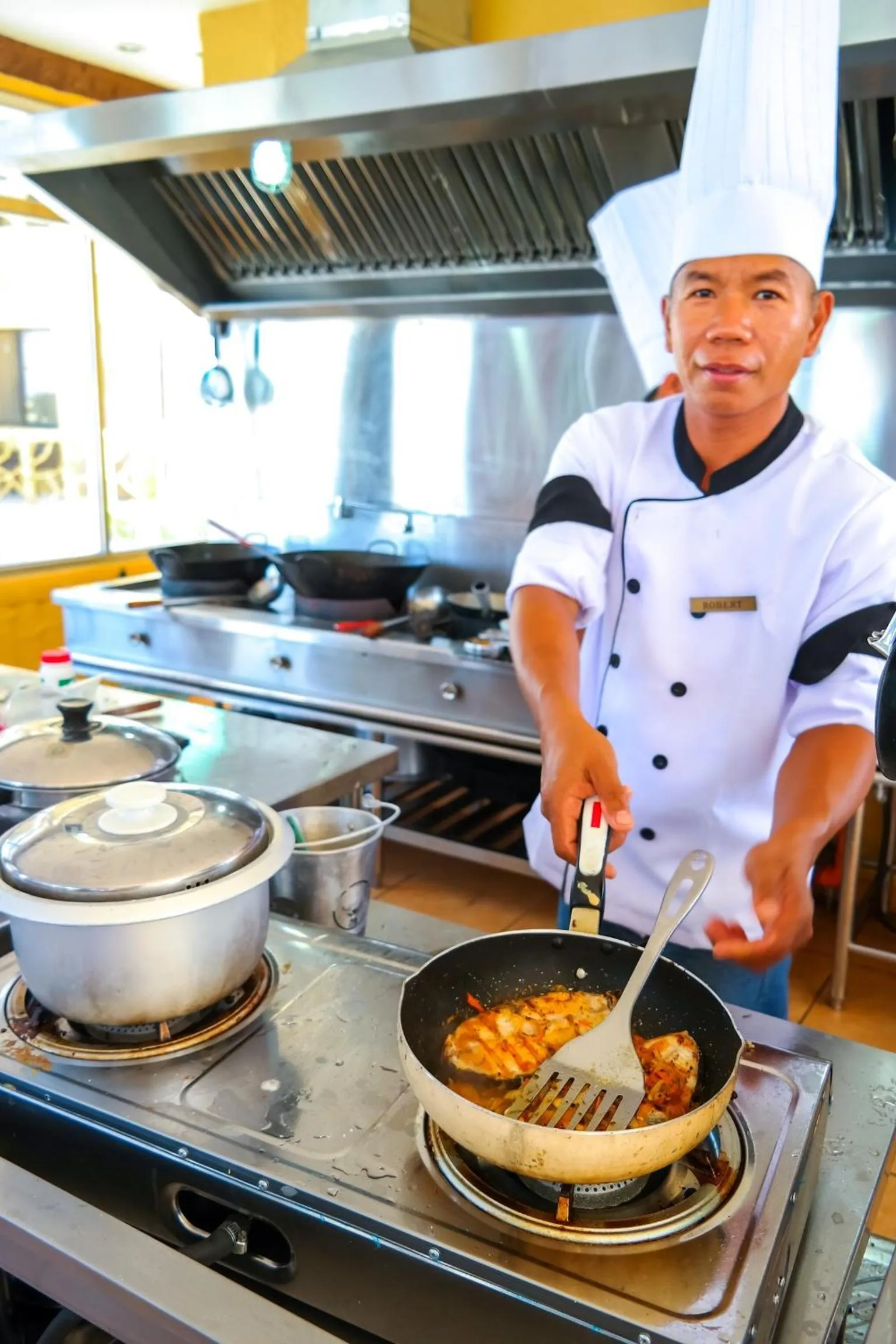 Kitchen/Kitchenette in Marlins Beach Resort