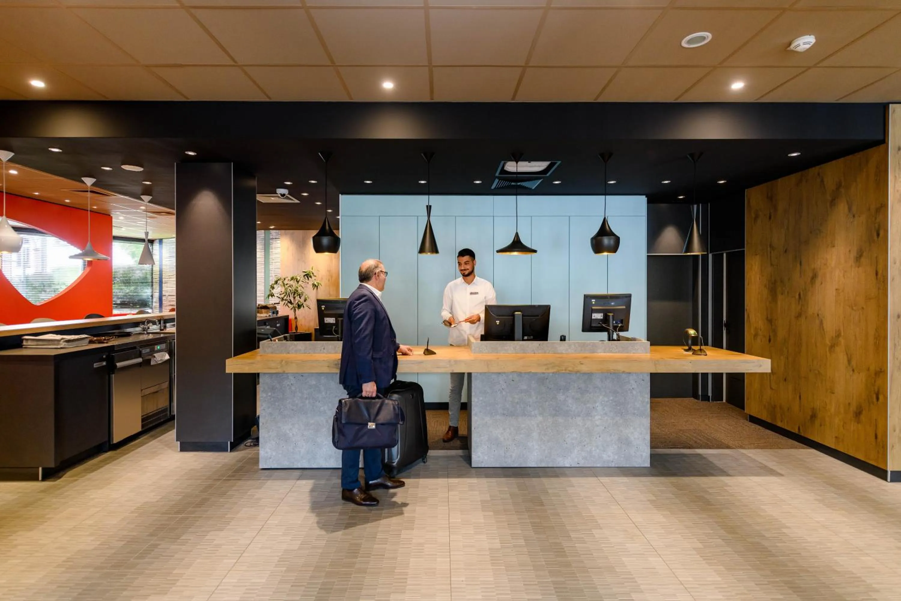 Staff in ibis Mainz City