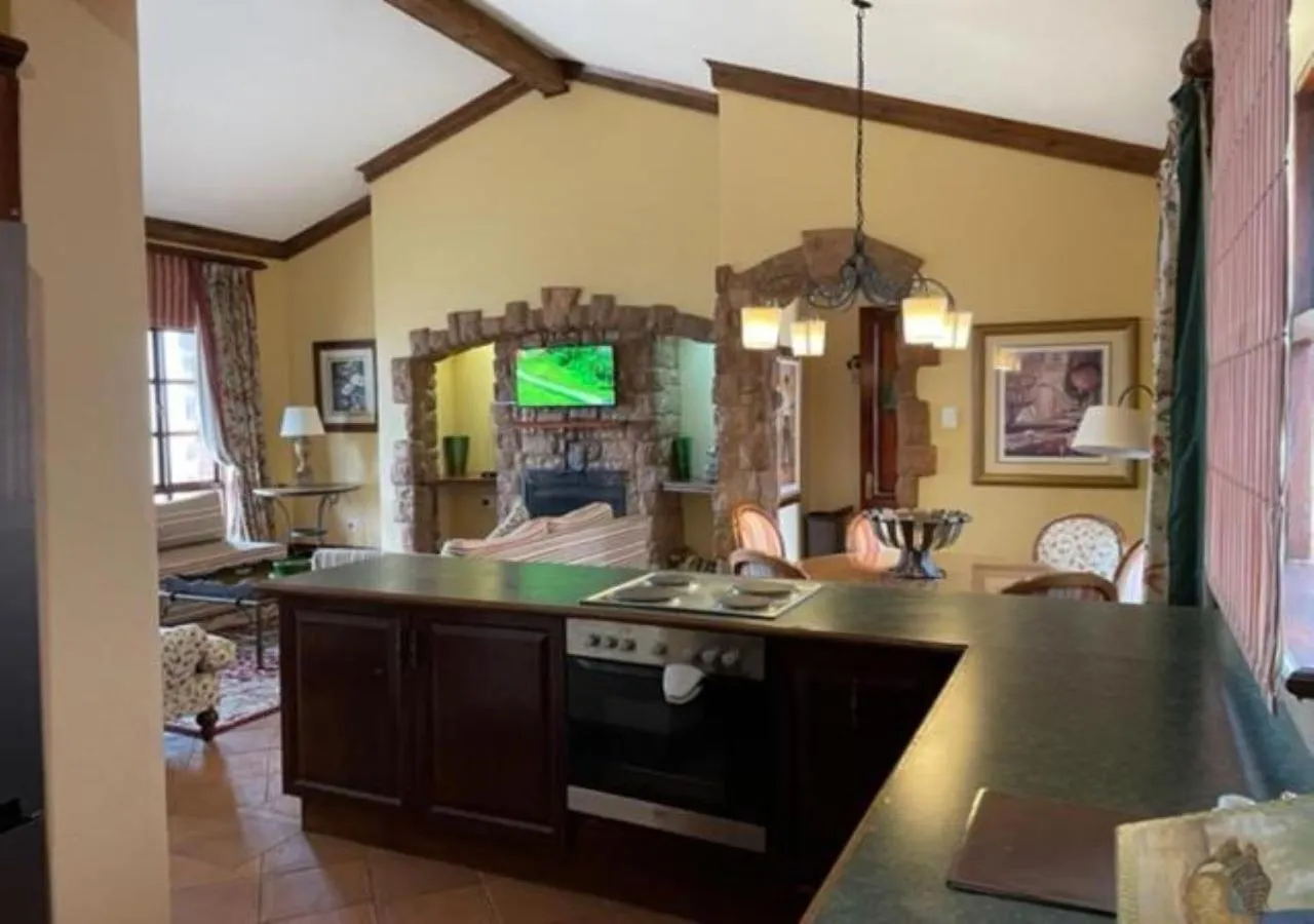 Dining area in Gooderson Kloppenheim Country Estate