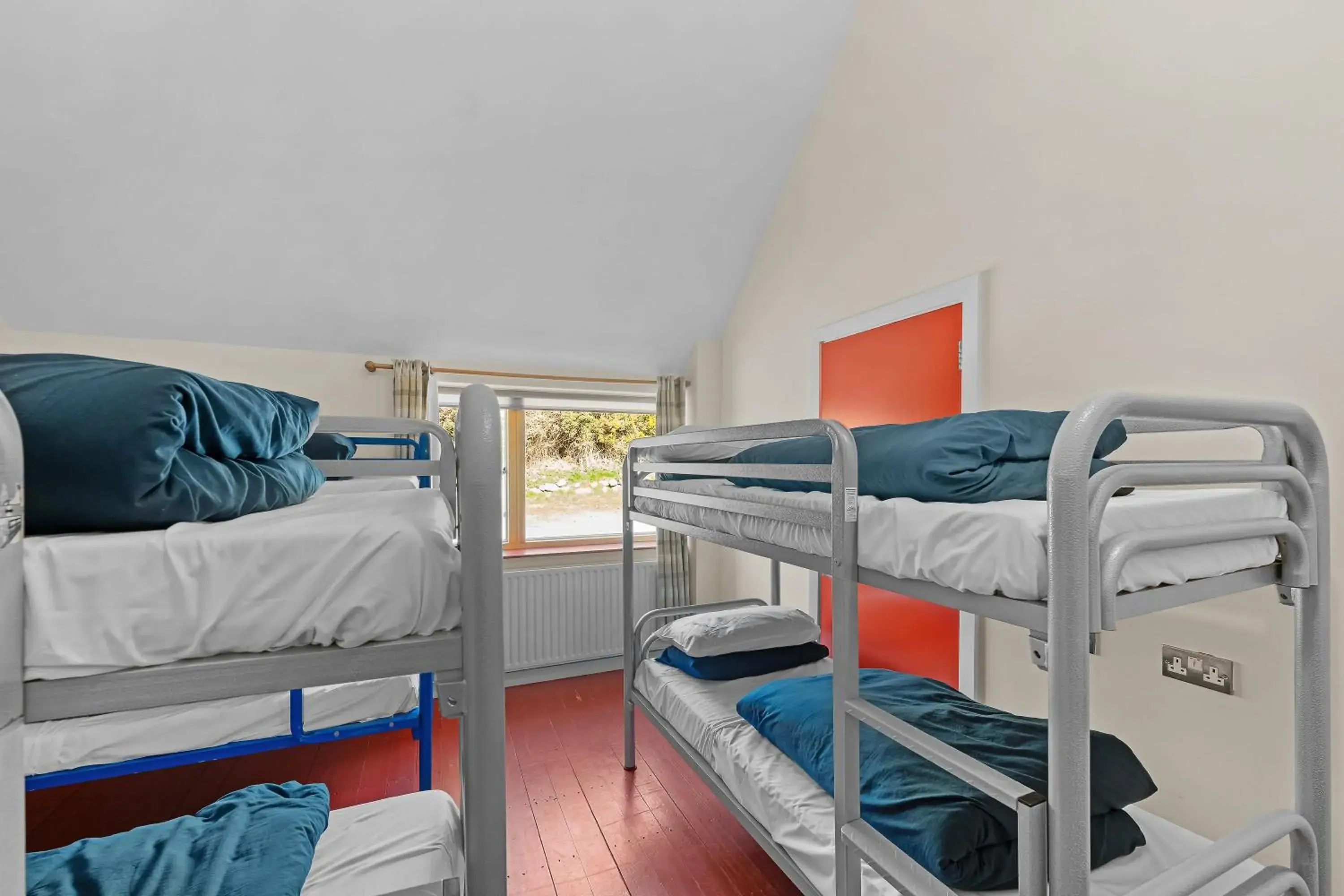 Bed in 8-Bed Mixed Dormitory Room in Knockree Hostel Bed in 8-Bed Mixed Dormitory Room in Knockree Hostel