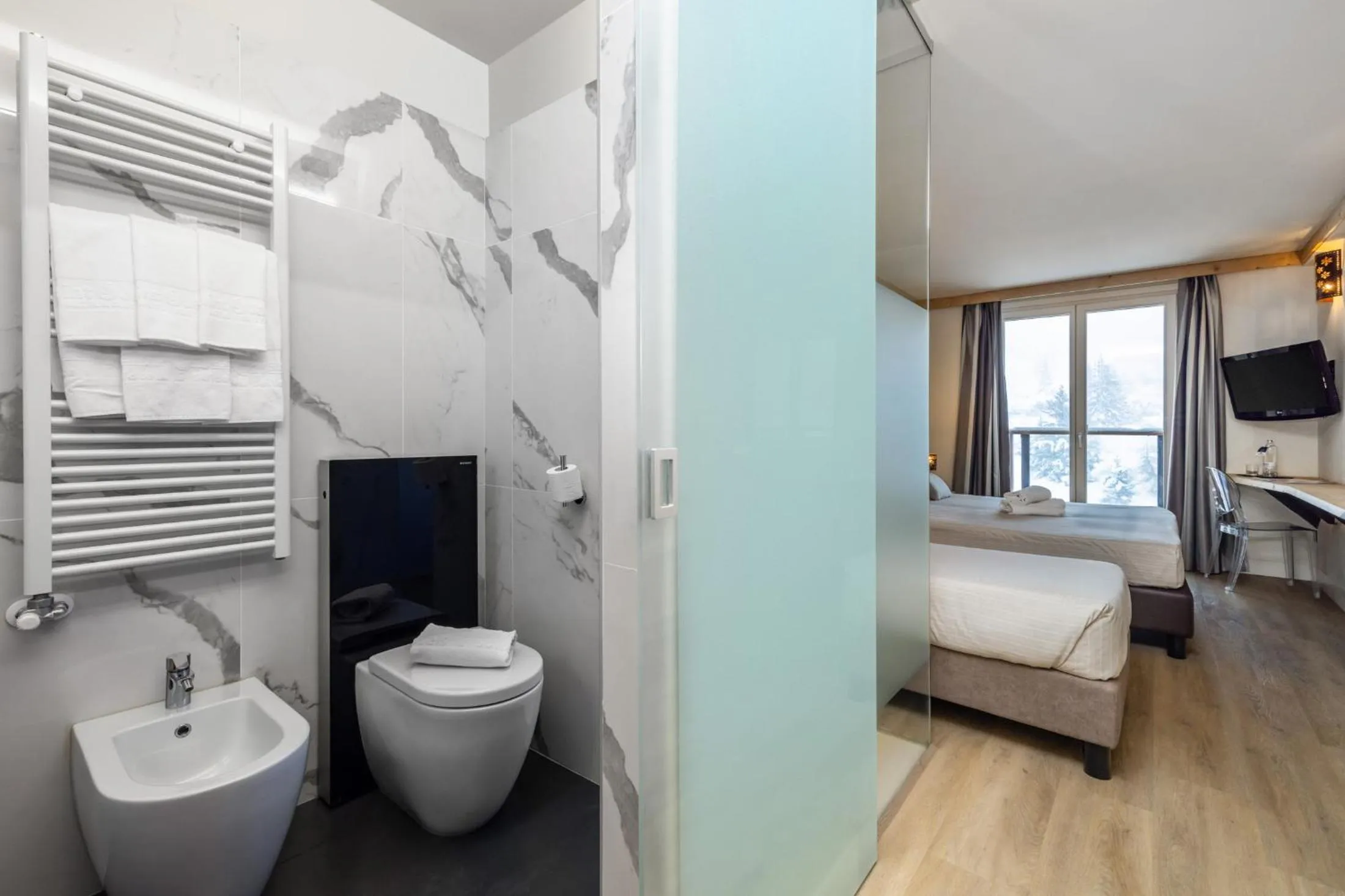 Bedroom, Bed in Hotel Piandineve