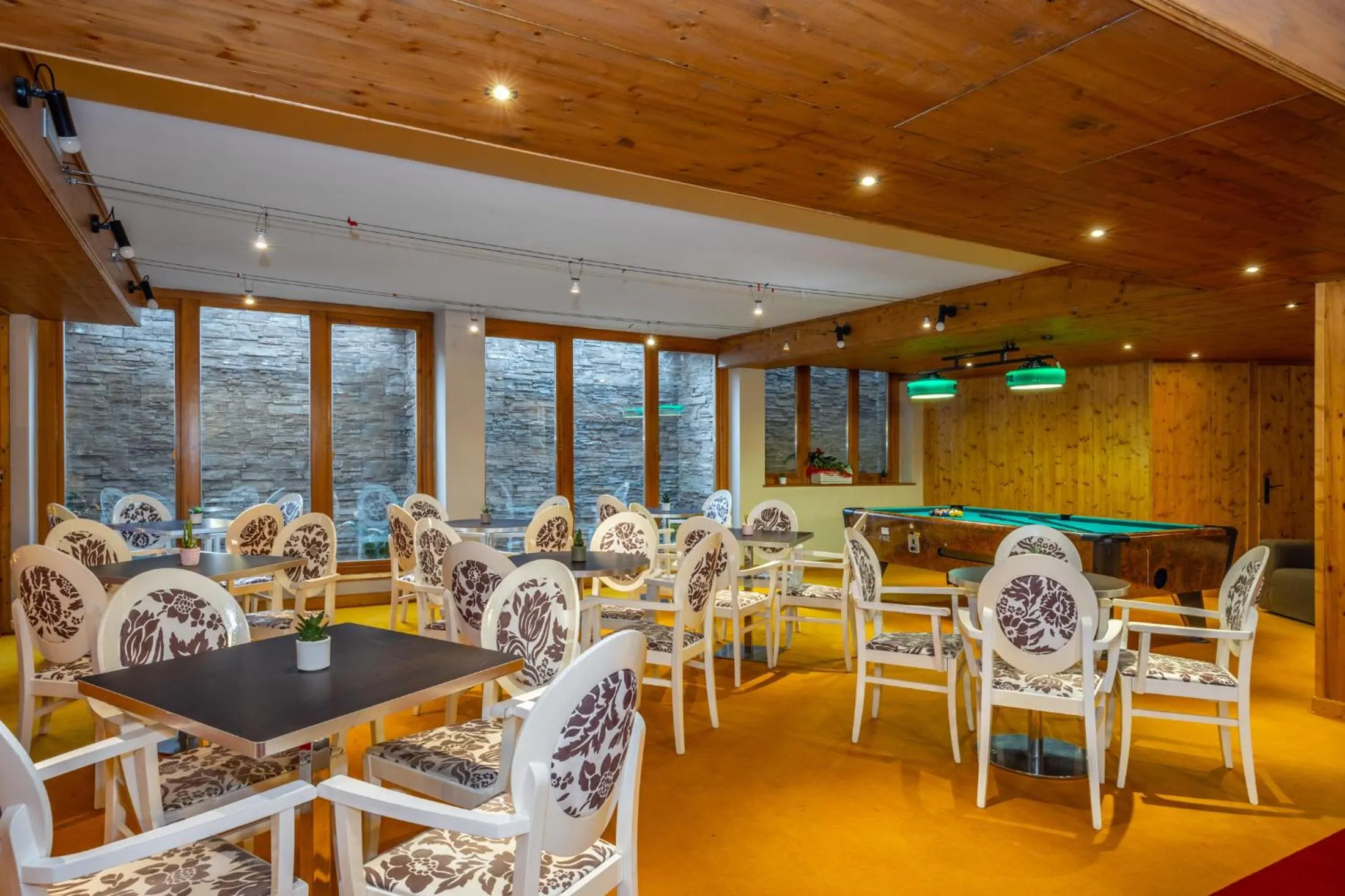 Billiard in Hotel Piandineve