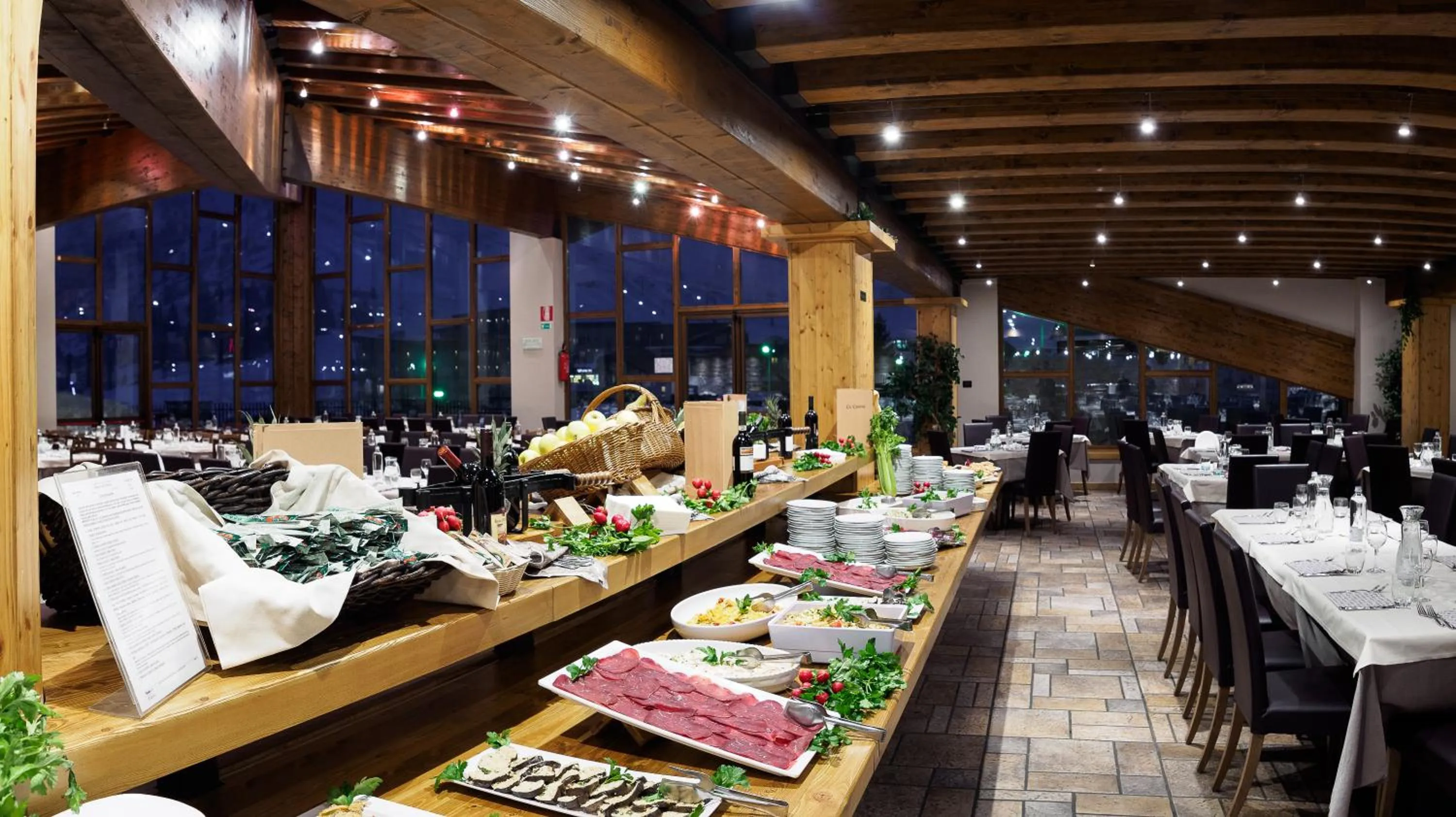 Restaurant/places to eat in Hotel Piandineve