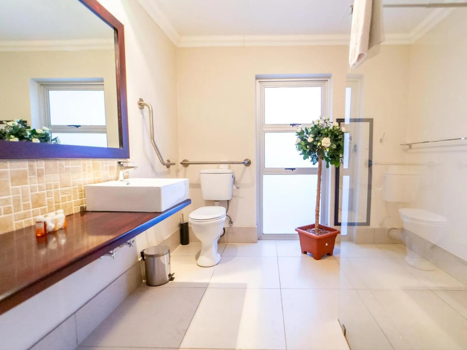 Bathroom in Sunriver Kalahari Lodge Riverside stay in Upington