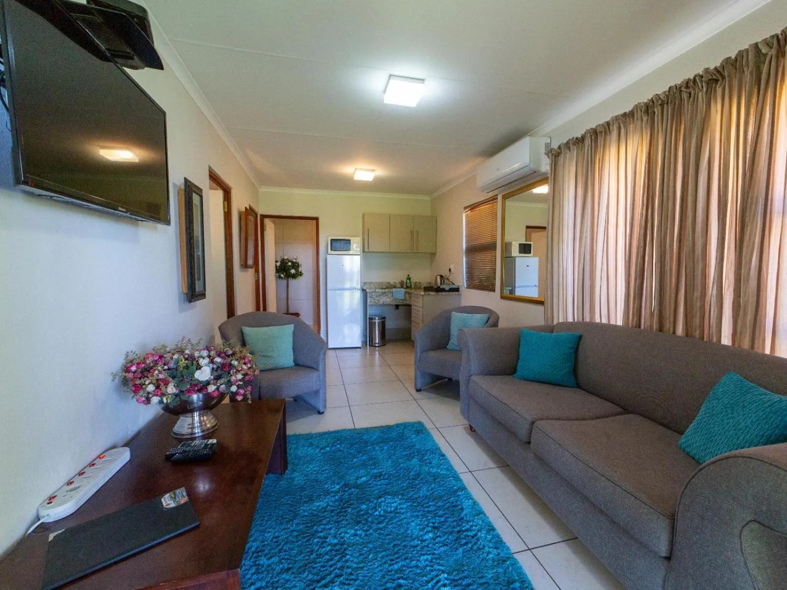 Kitchen or kitchenette in Sunriver Kalahari Lodge Riverside stay in Upington