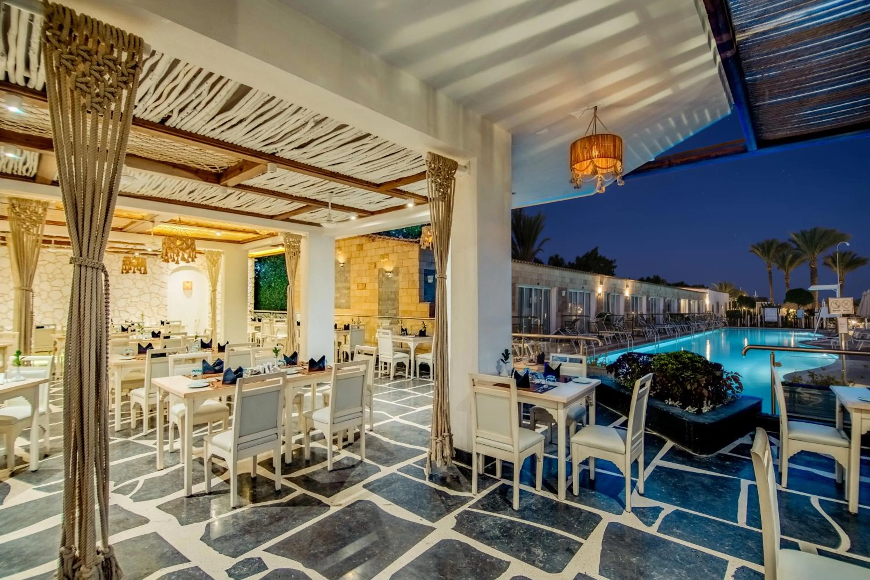 Restaurant/places to eat in Sunrise Aqua Joy Resort