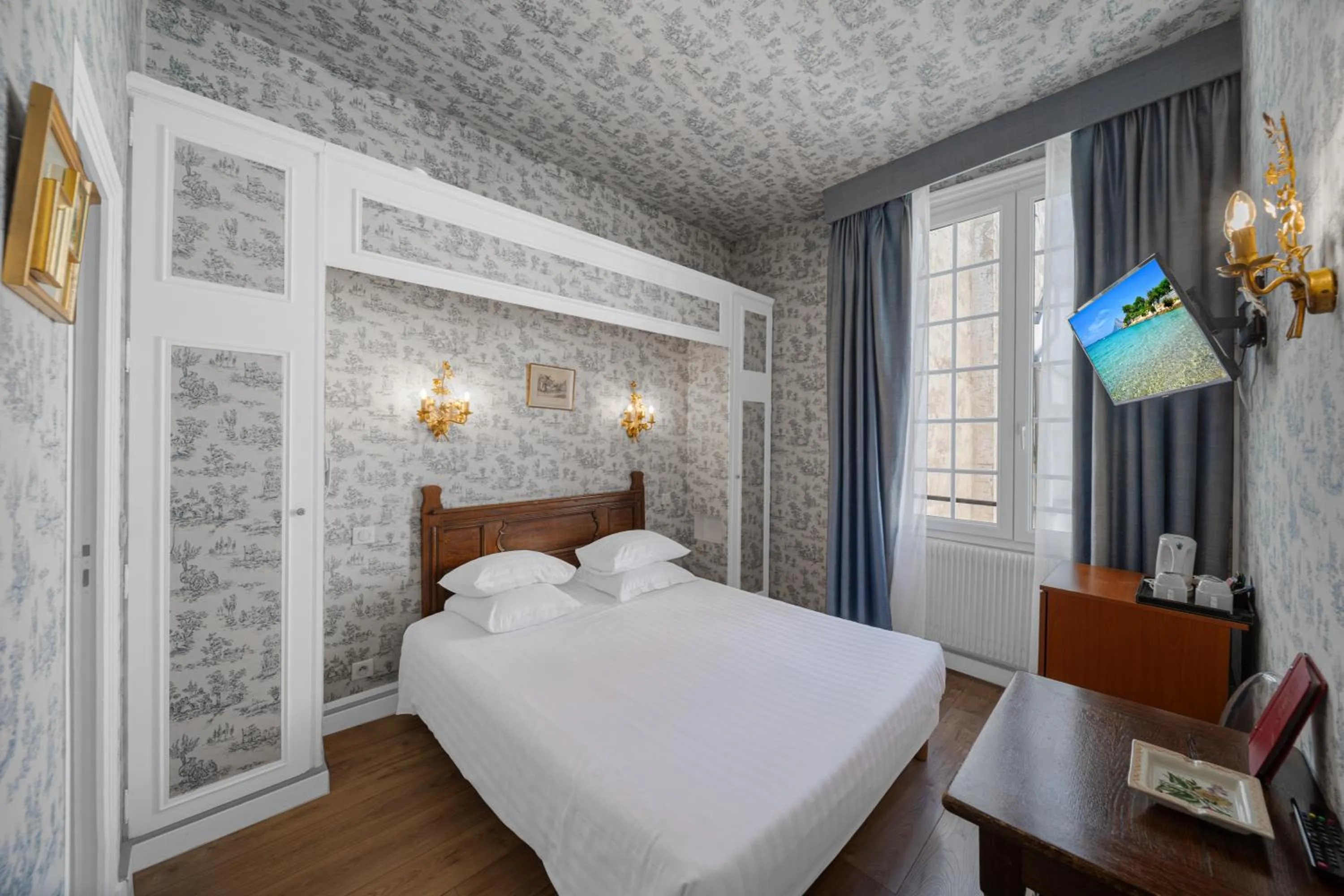 Bedroom, Bed in Hotel de la Bretonnerie