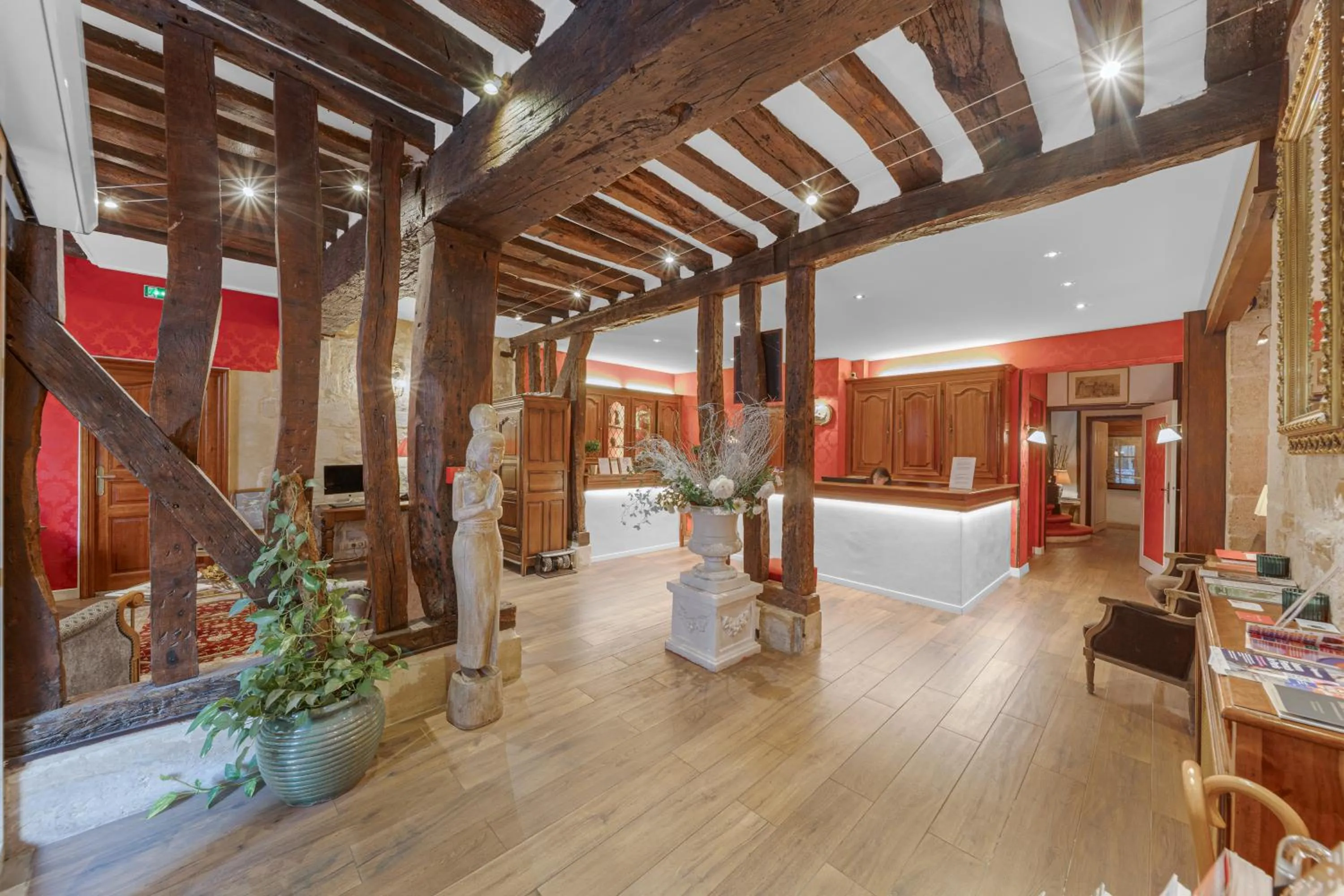 Facade/entrance in Hotel de la Bretonnerie