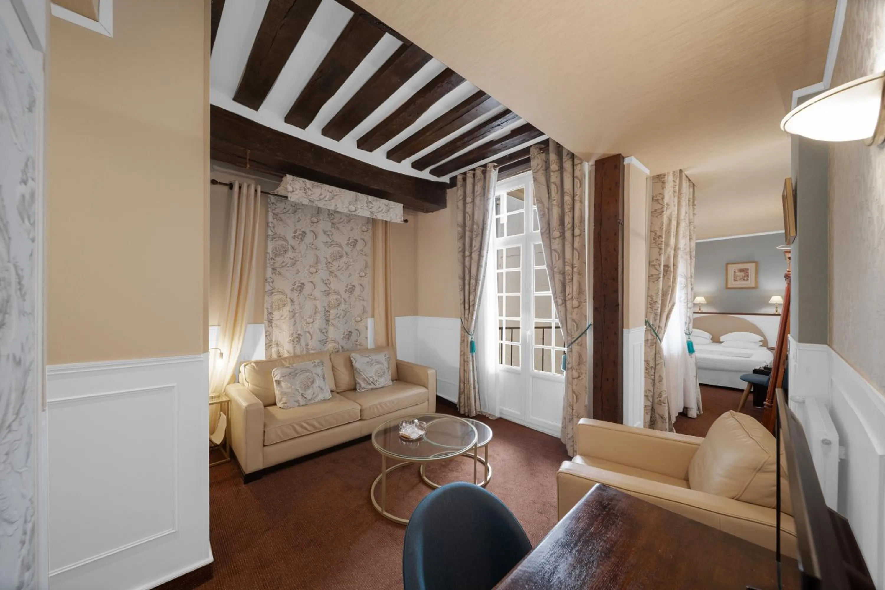 Bedroom in Hotel de la Bretonnerie