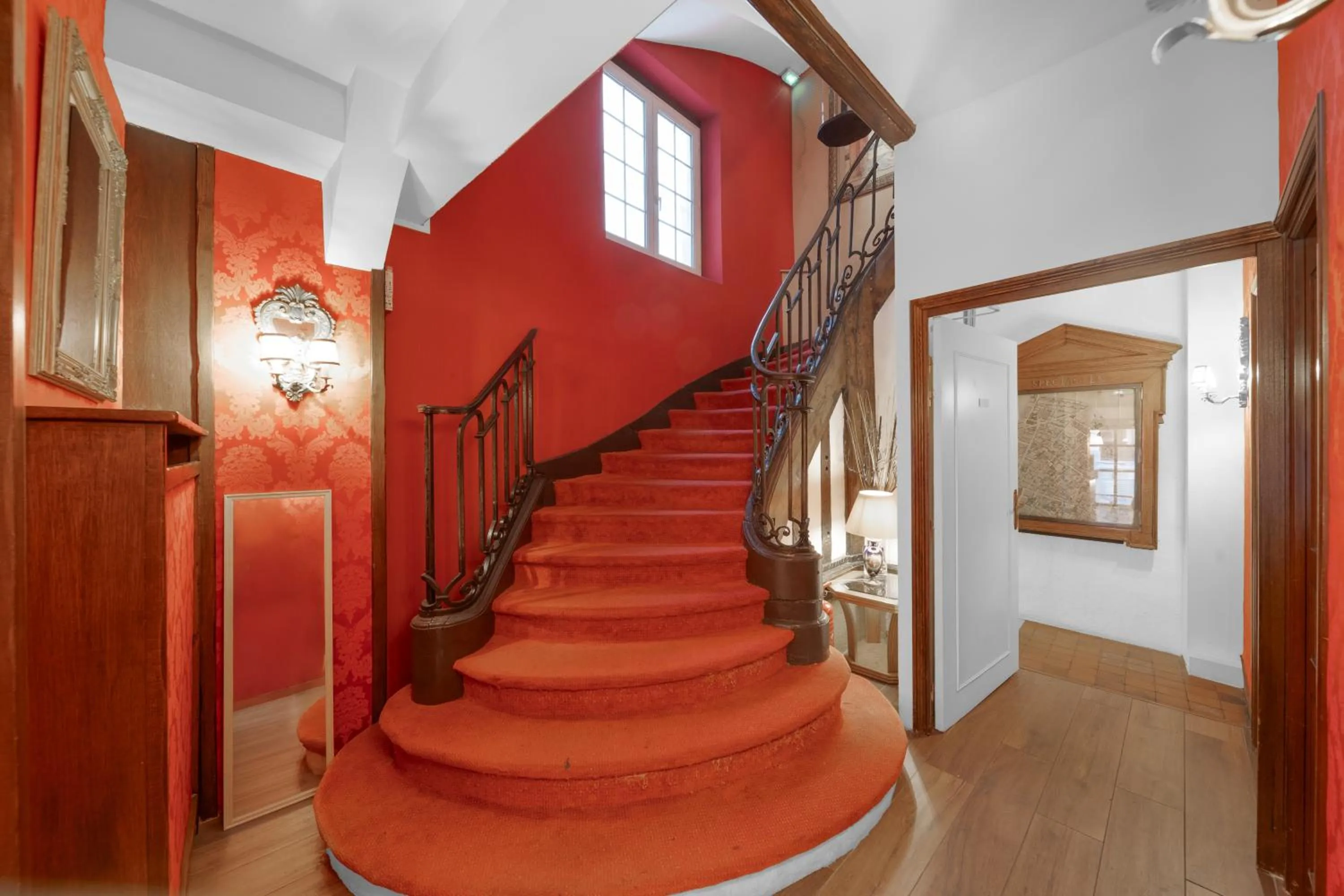 Facade/entrance in Hotel de la Bretonnerie