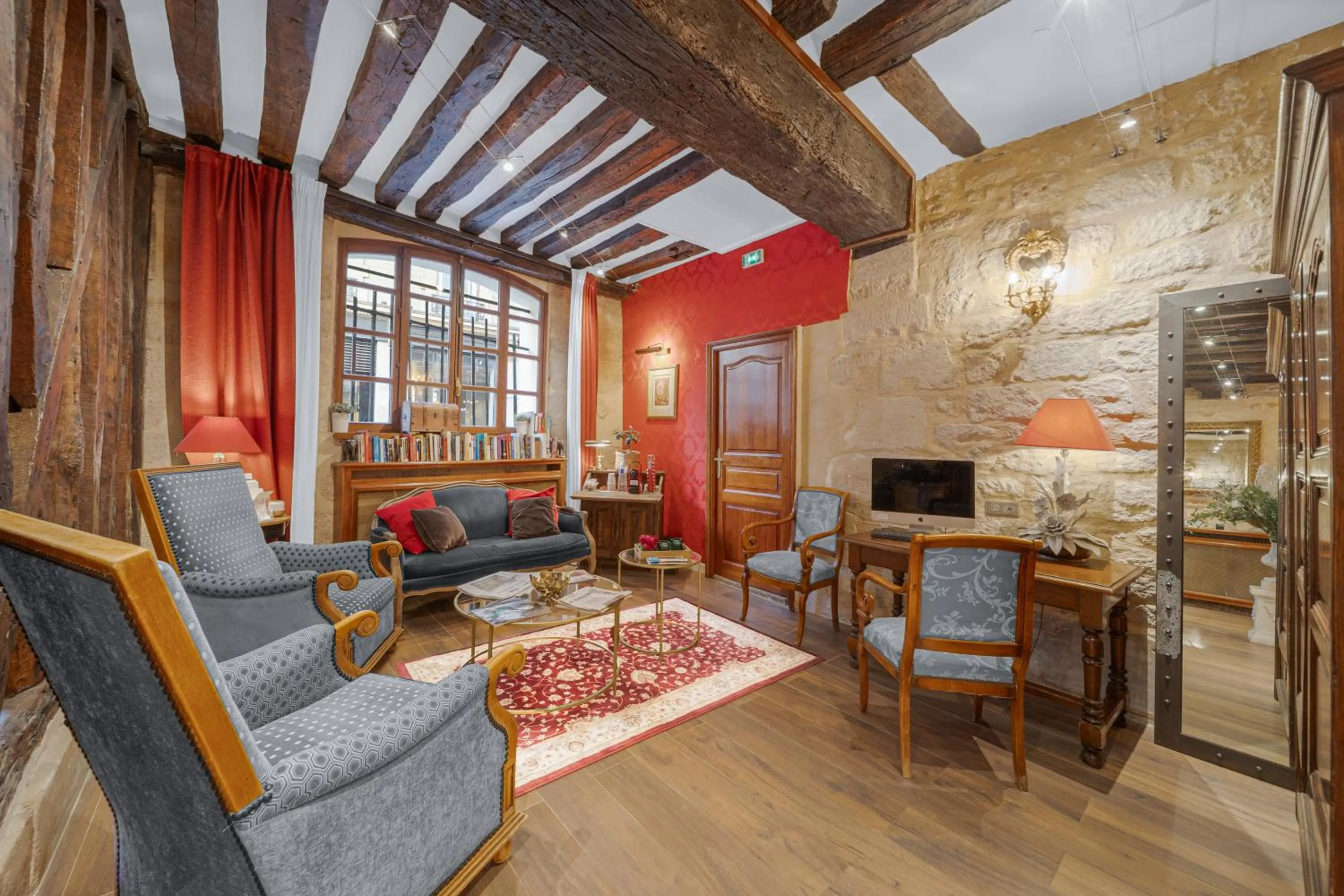 Facade/entrance in Hotel de la Bretonnerie