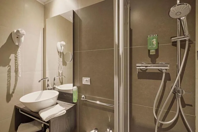 Shower in Hotel Le Mura