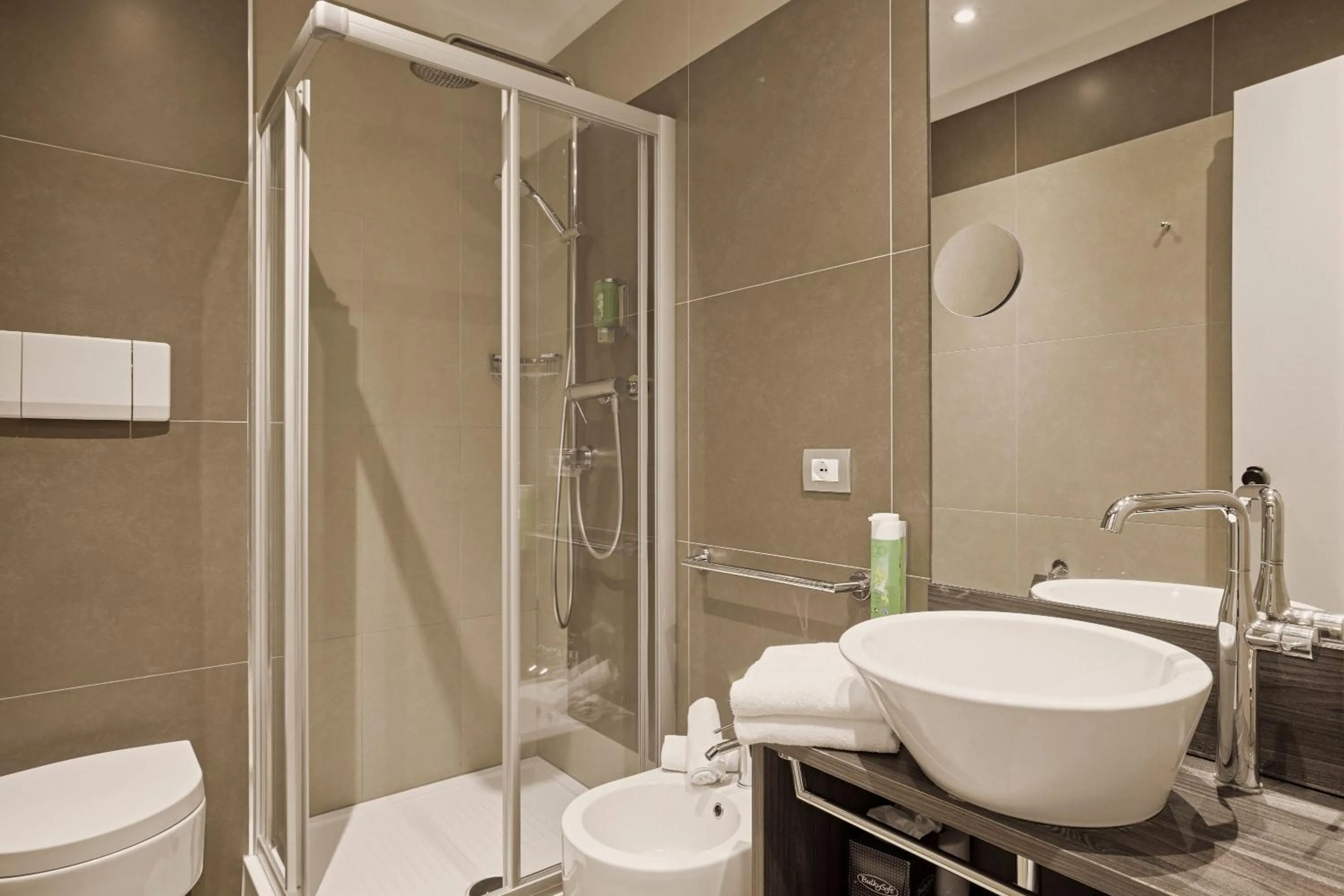 Shower in Hotel Le Mura