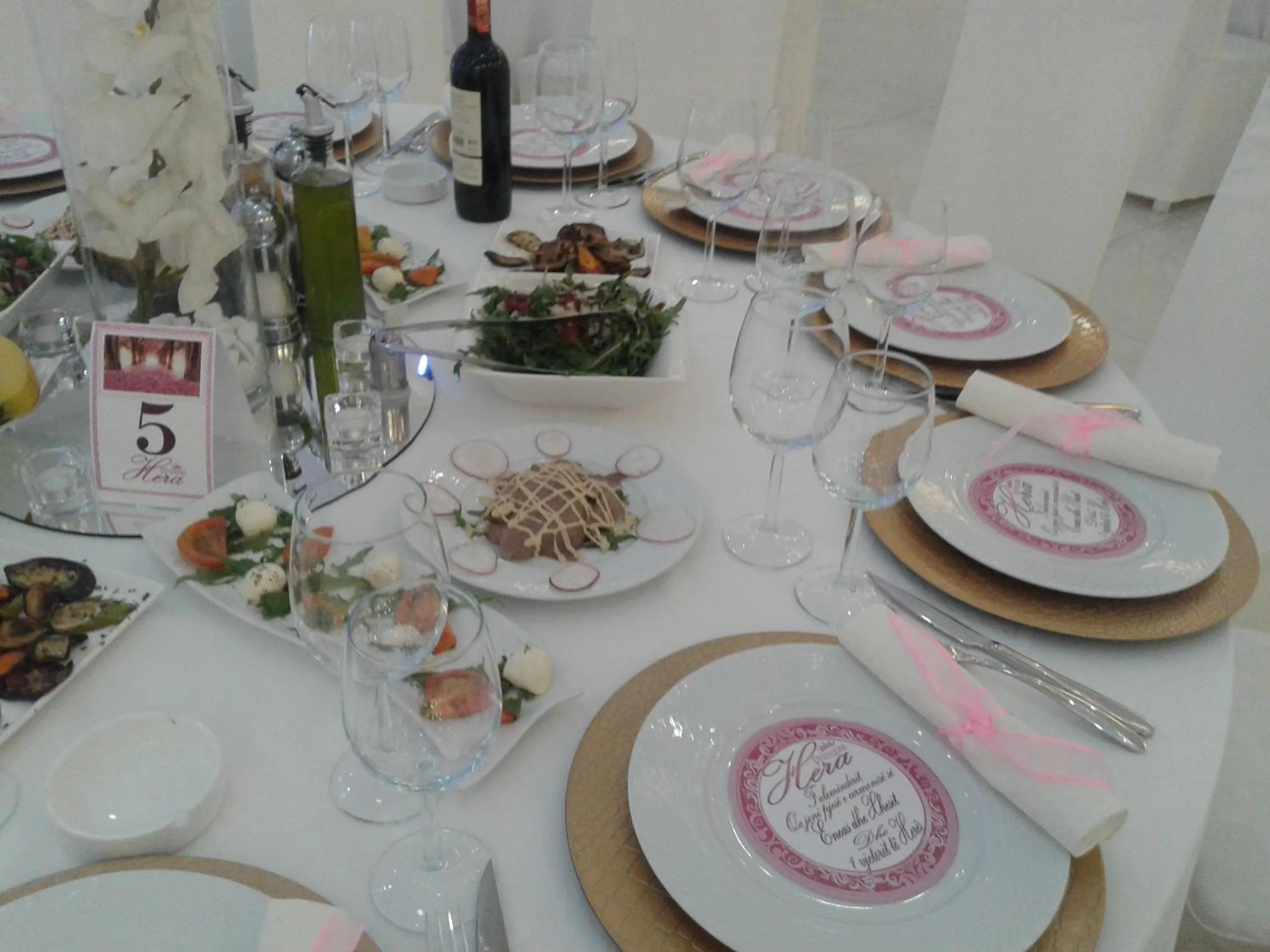 Restaurant/places to eat in Hotel Green