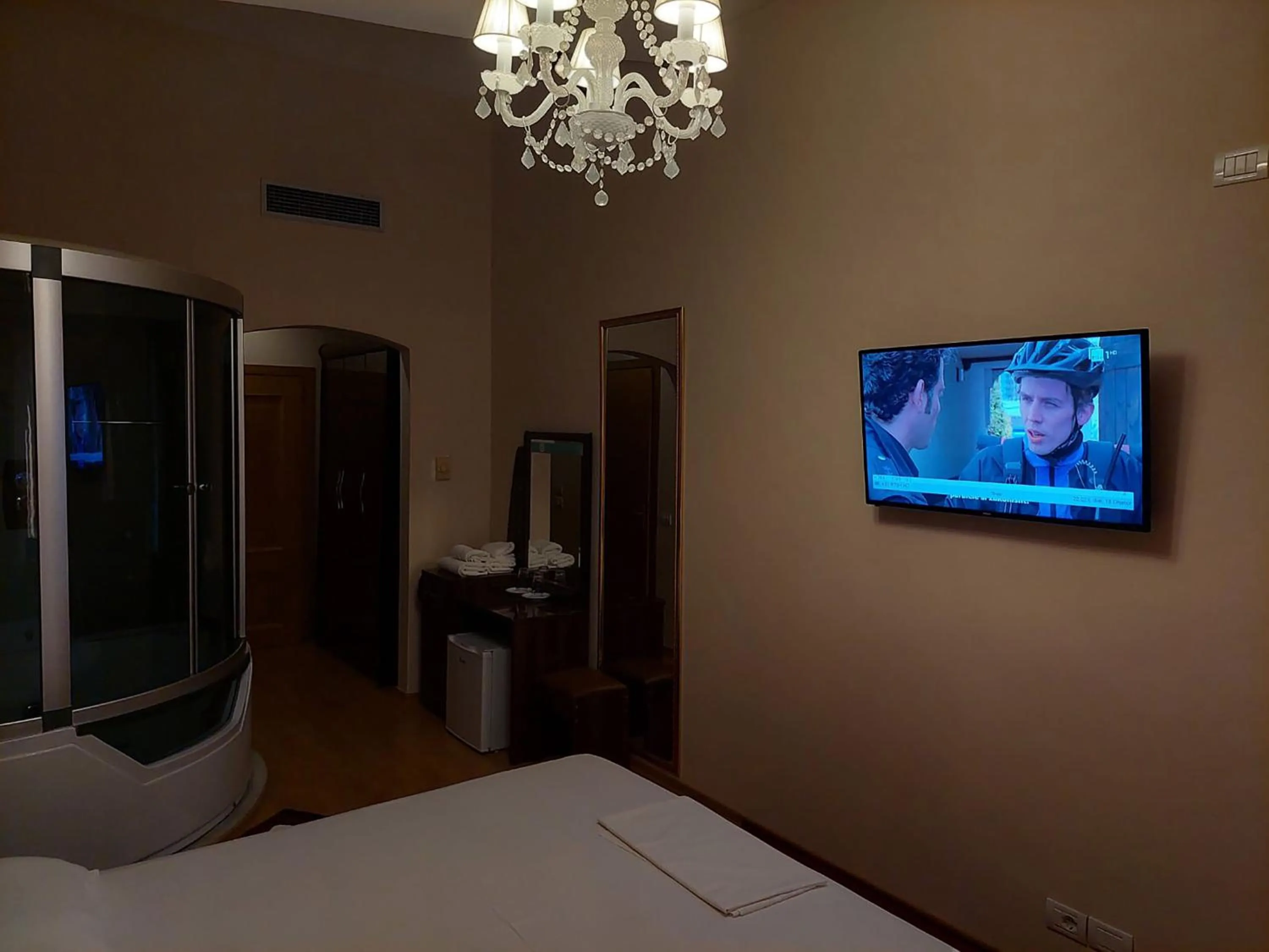 Photo of the whole room, Bed in Hotel Green