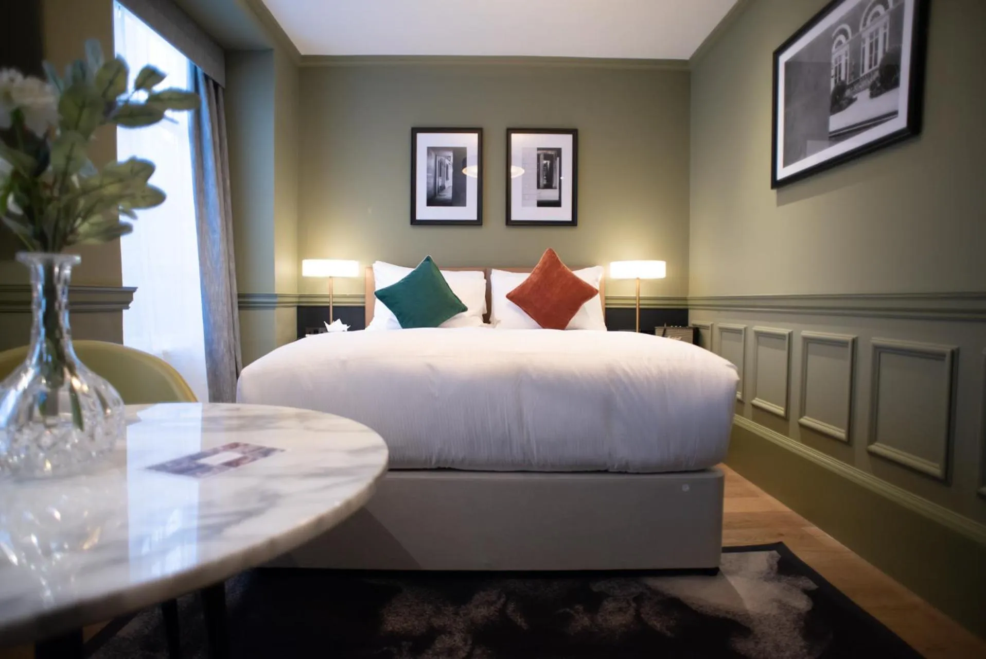 Deluxe King Room in Counting House