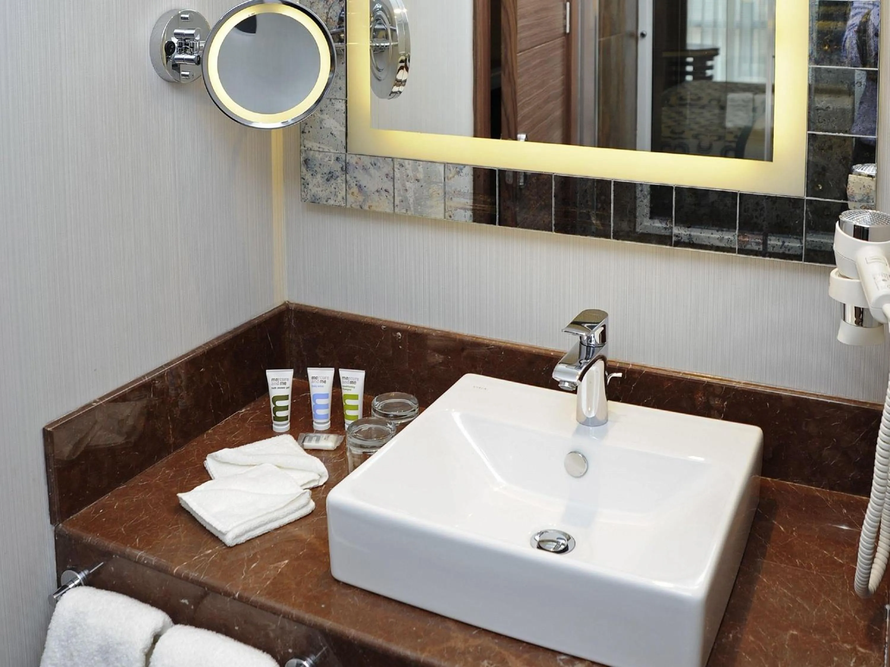 Bedroom in Mercure Istanbul Altunizade