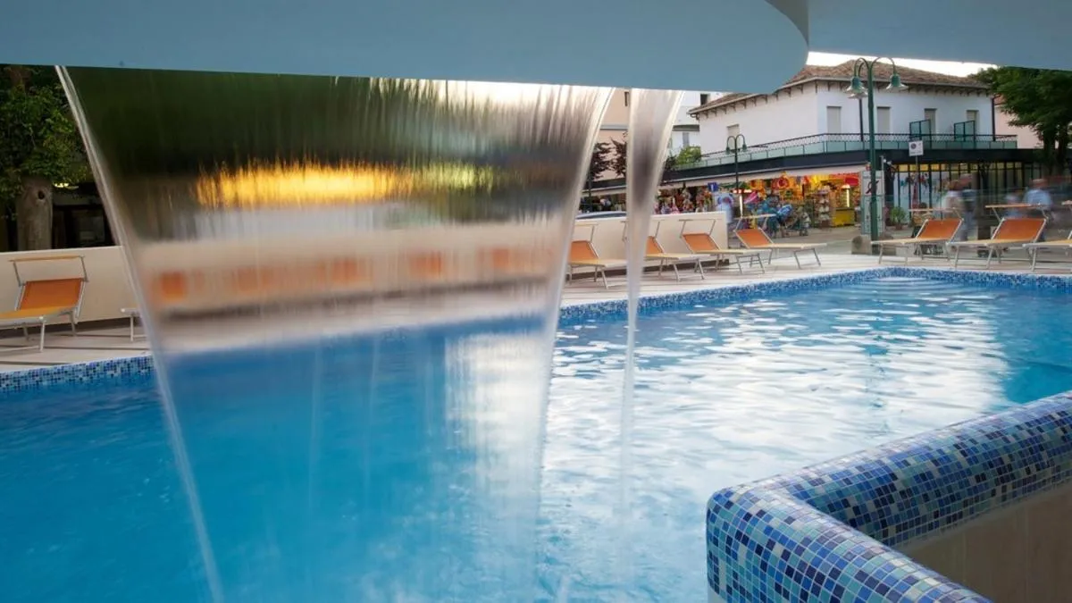 Swimming pool in Hotel Lido