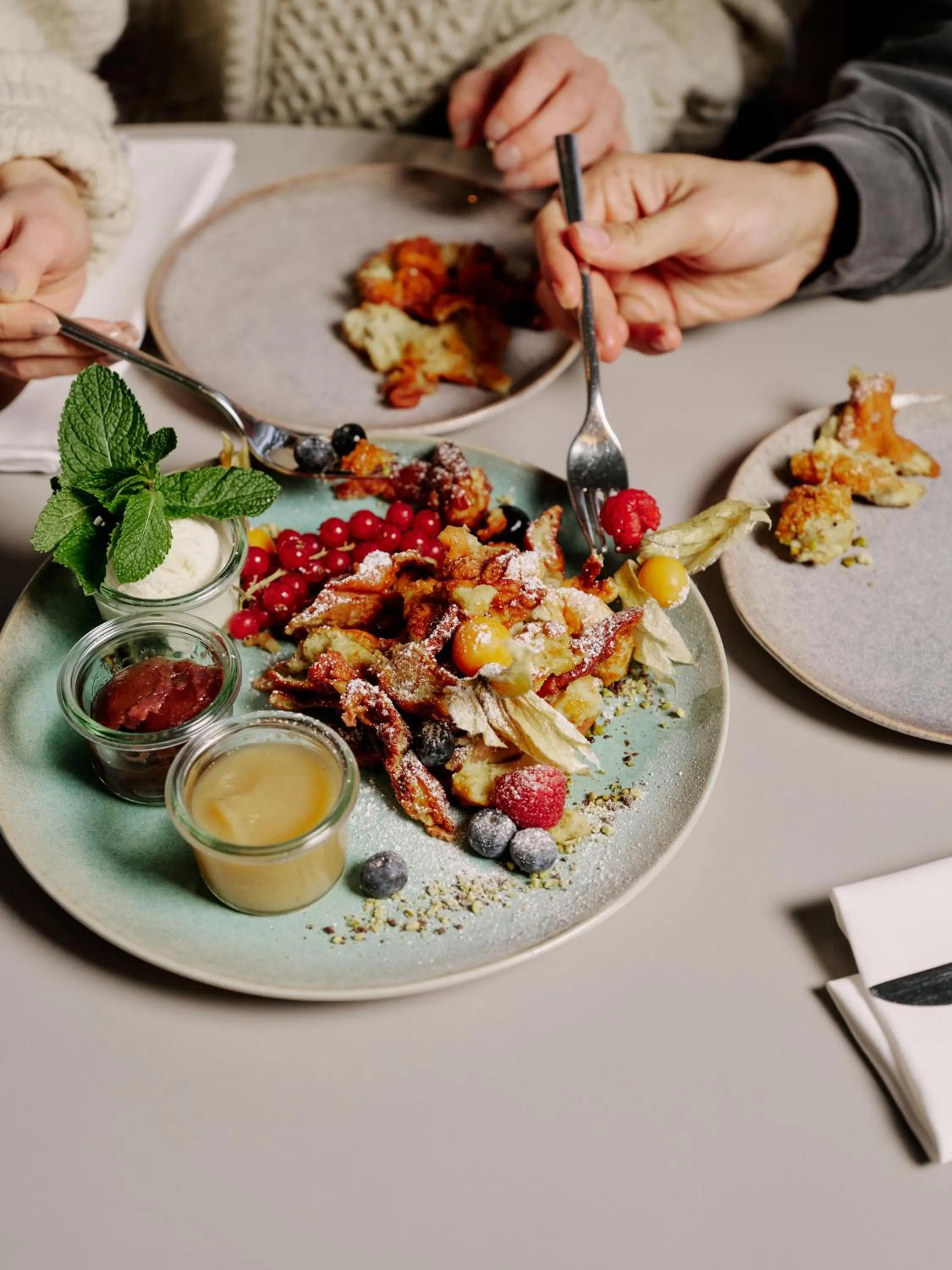 Restaurant/places to eat in Seehotel Villago