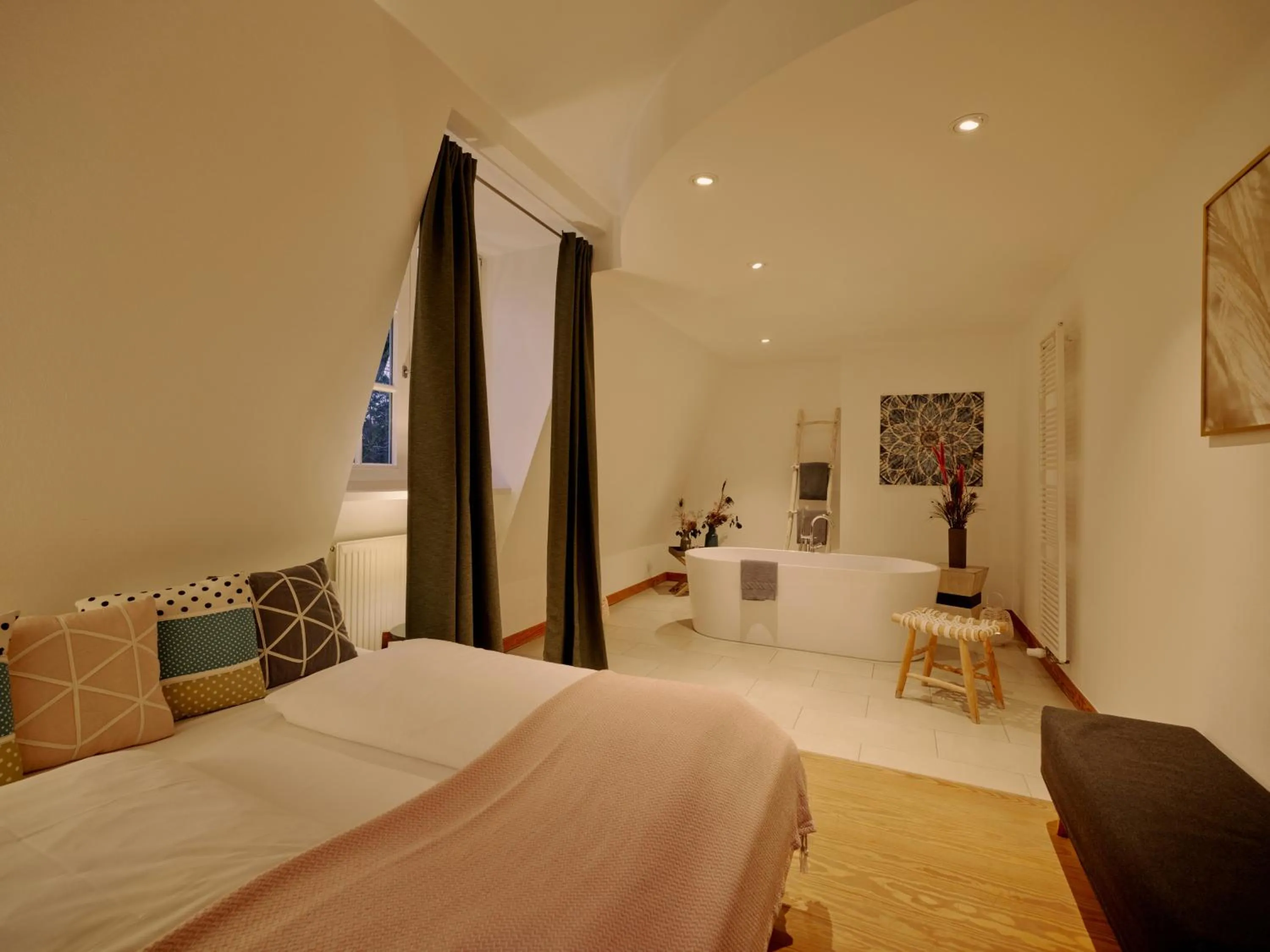 Photo of the whole room, Bed in Seehotel Villago