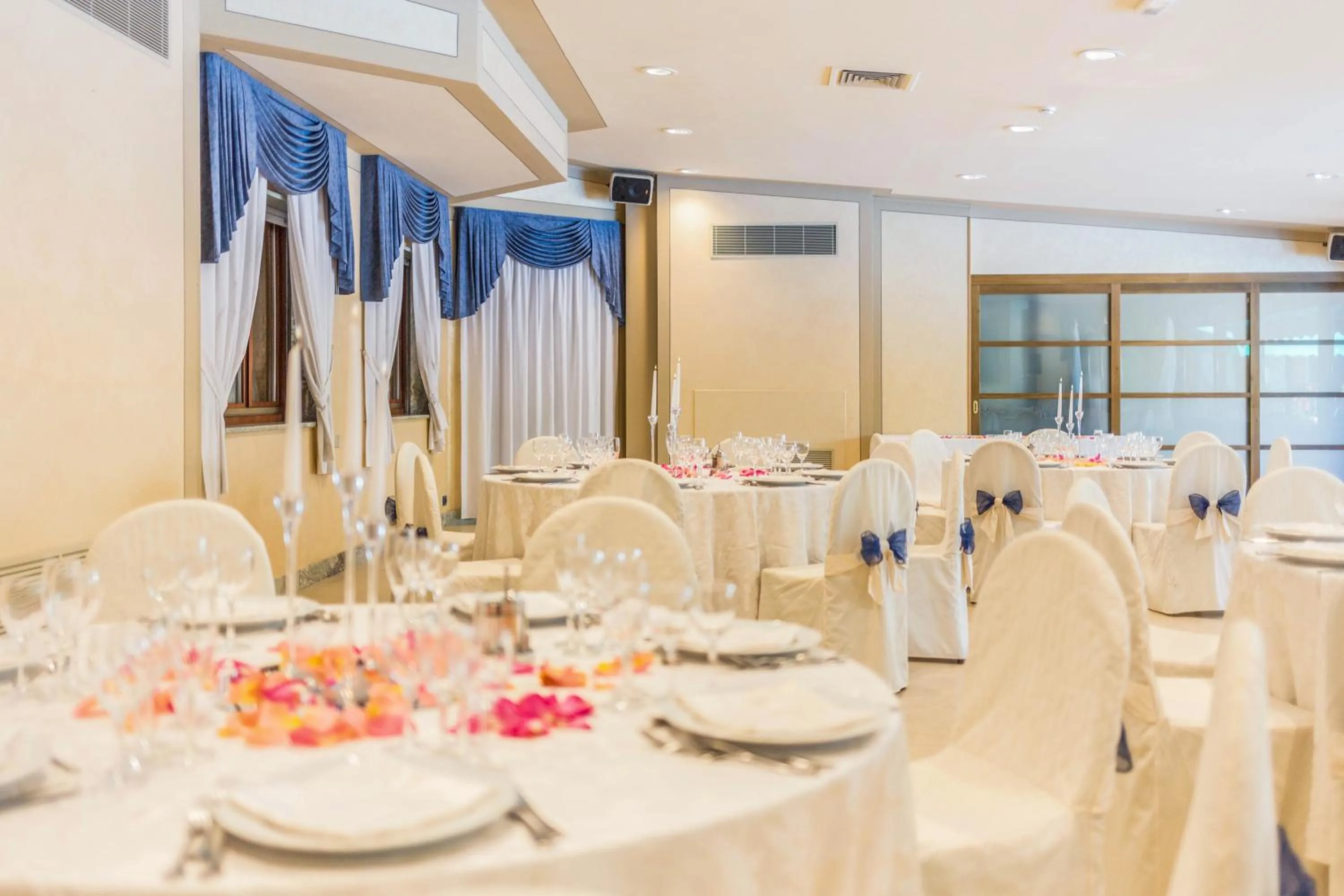 Restaurant/places to eat in Hotel La Ruota