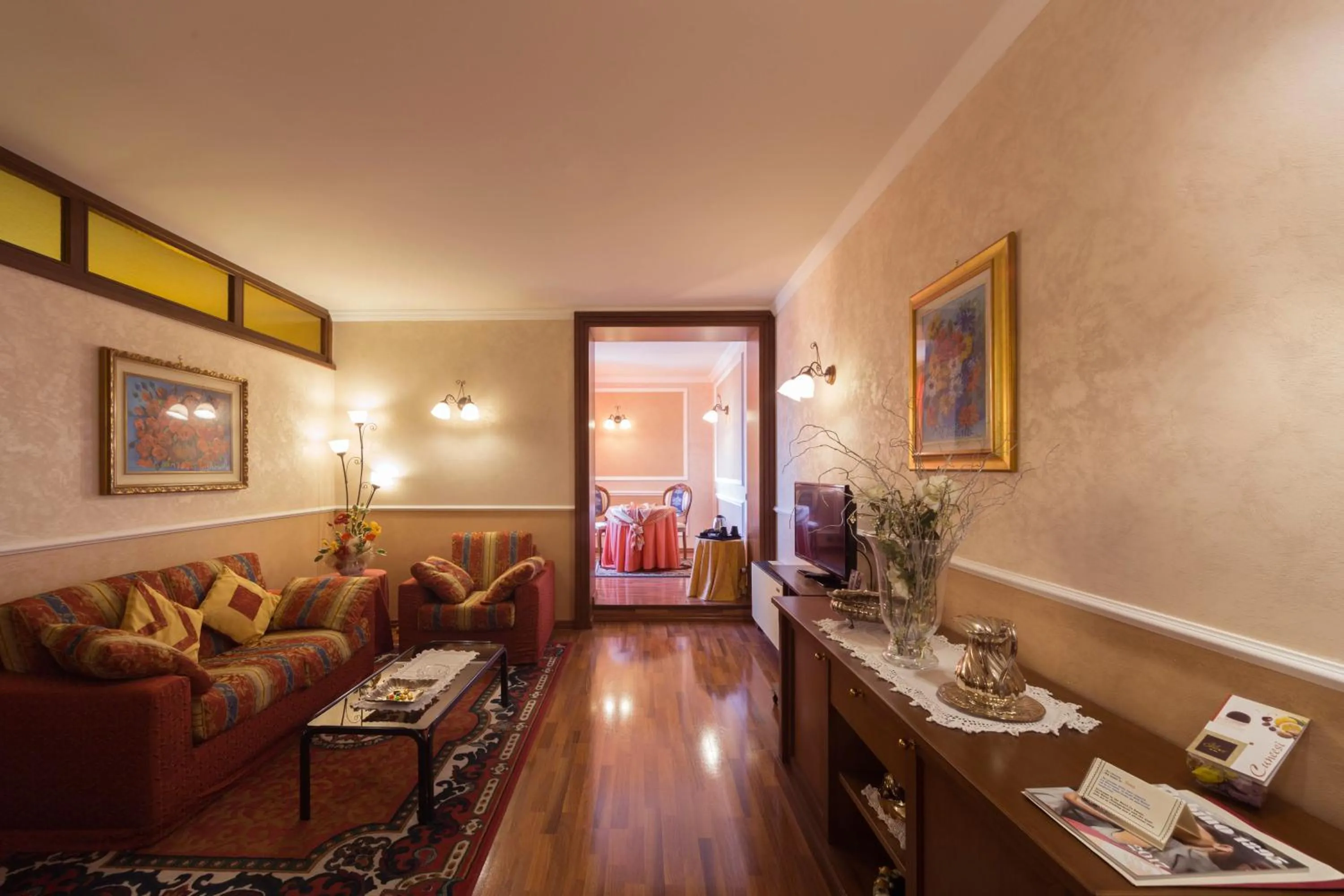 Decorative detail in Hotel La Ruota