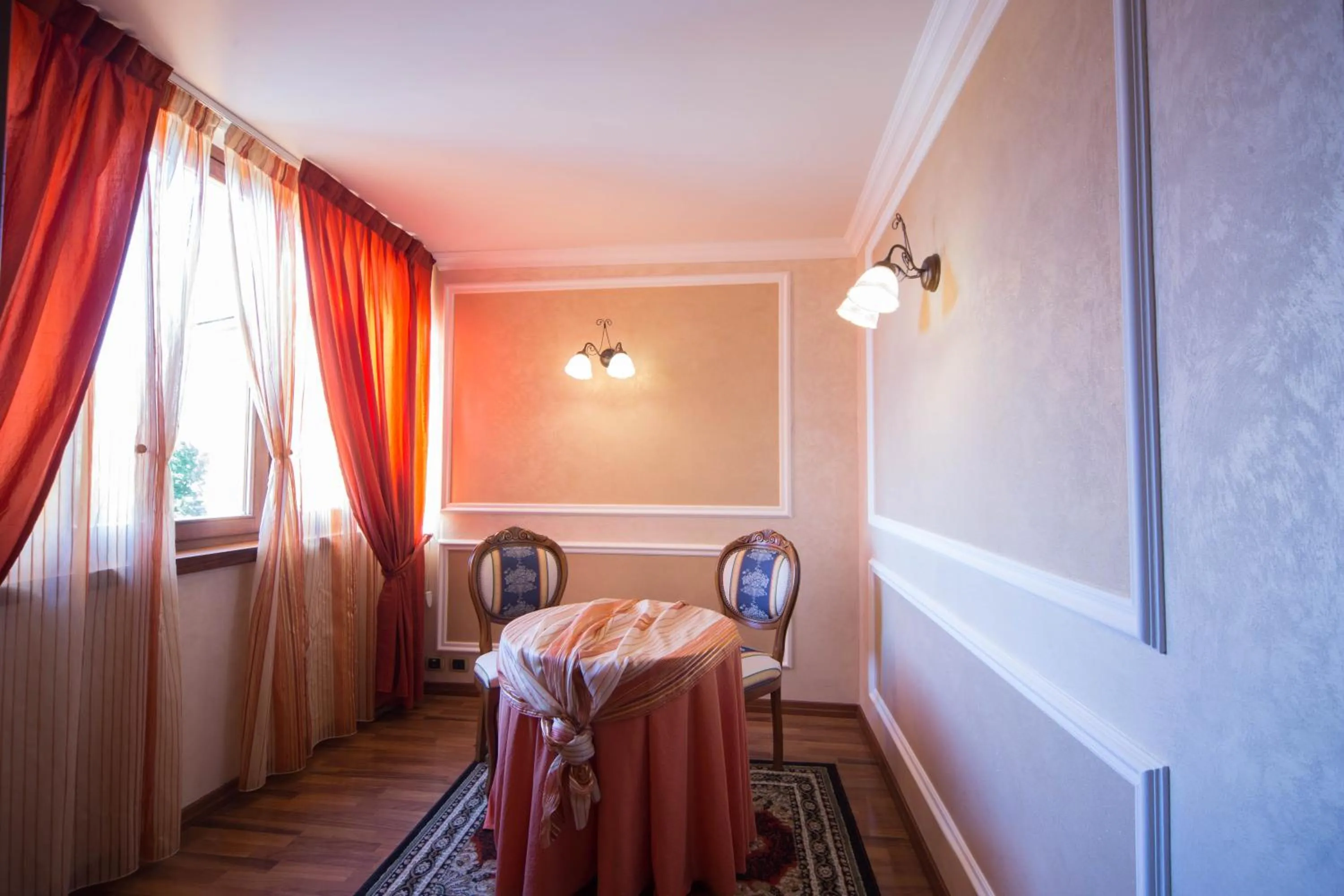 Decorative detail, Bed in Hotel La Ruota