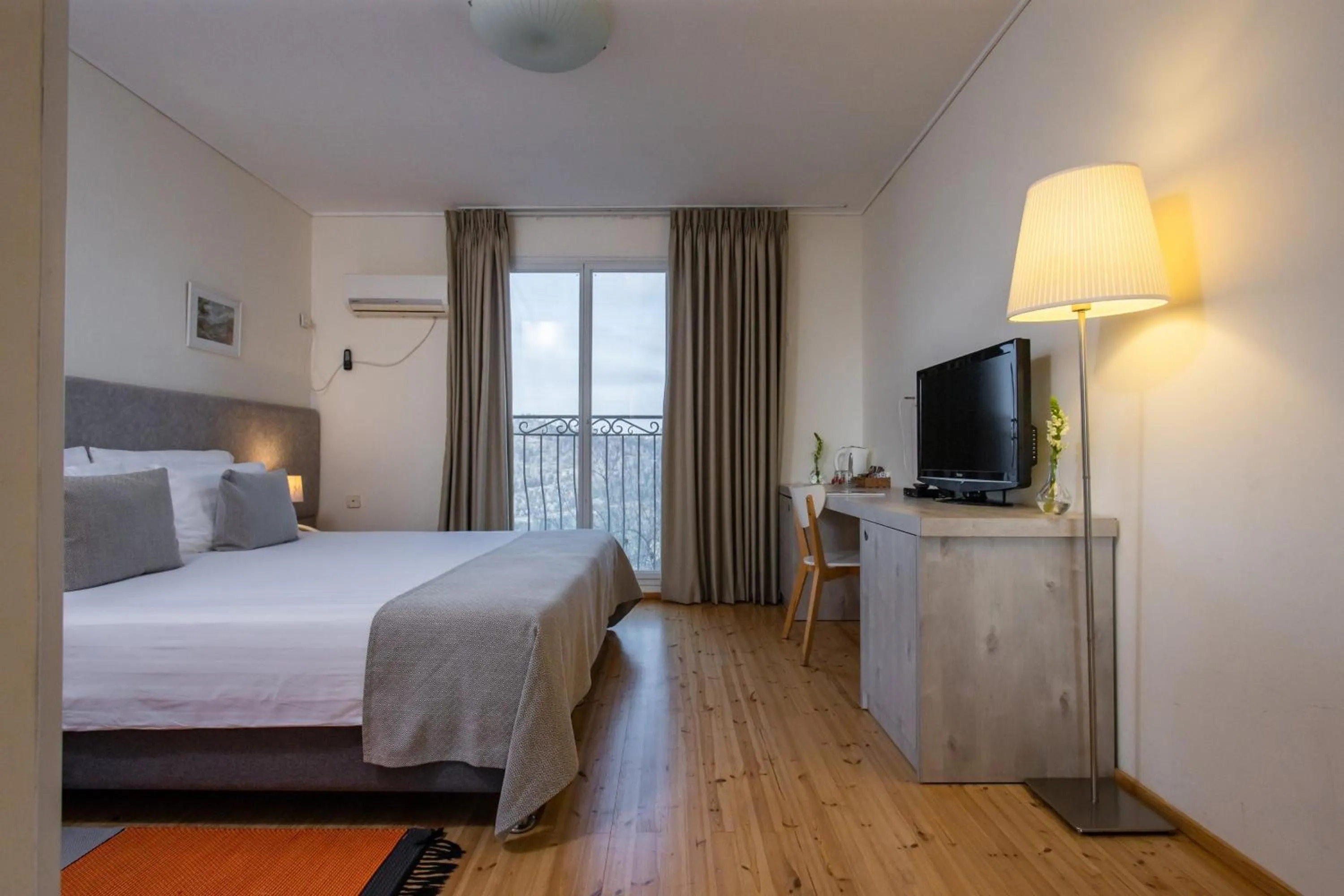 Property building, Bed in Logos hotel in Yad Hashmona