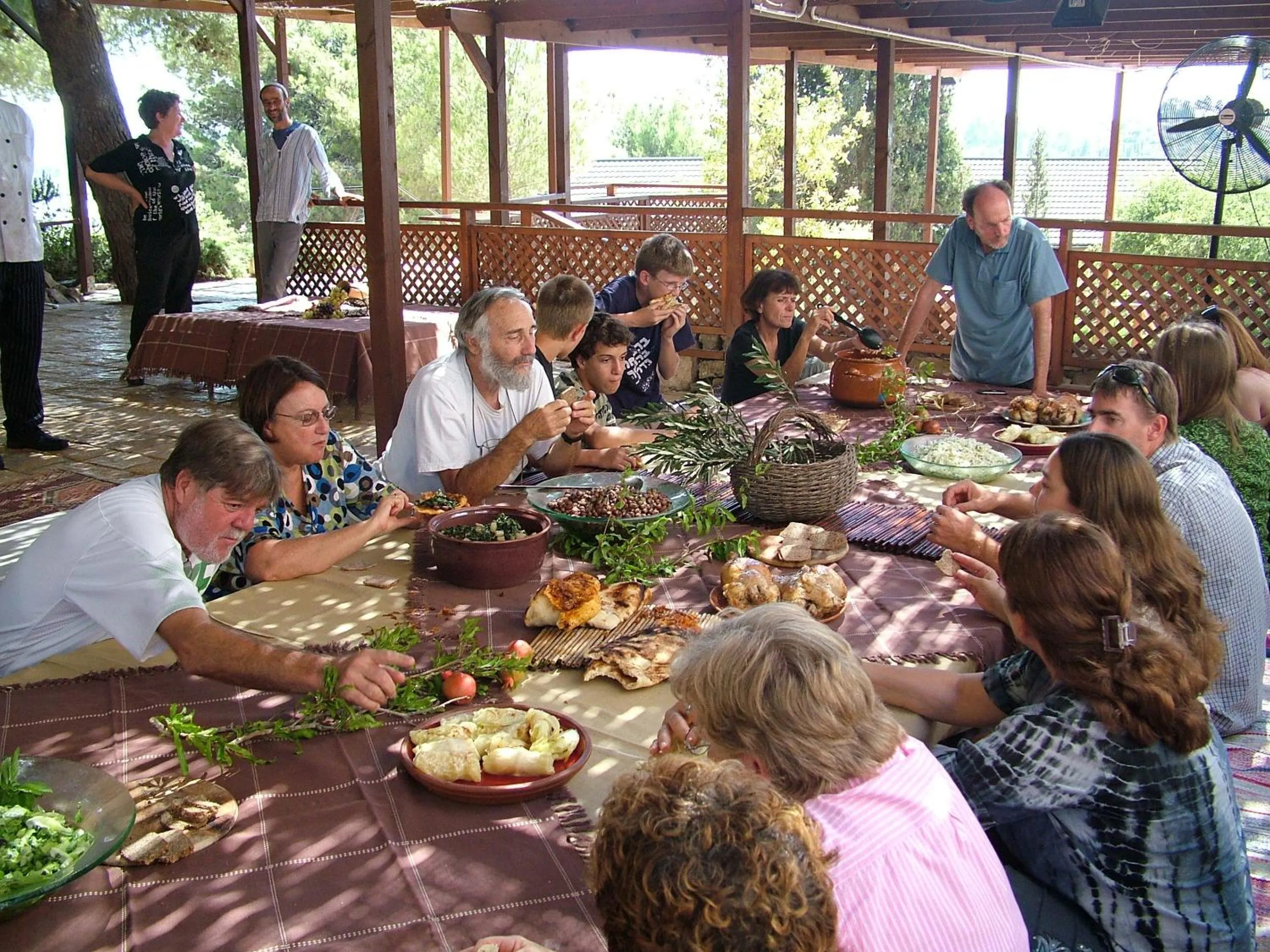 Restaurant/places to eat in Logos hotel in Yad Hashmona