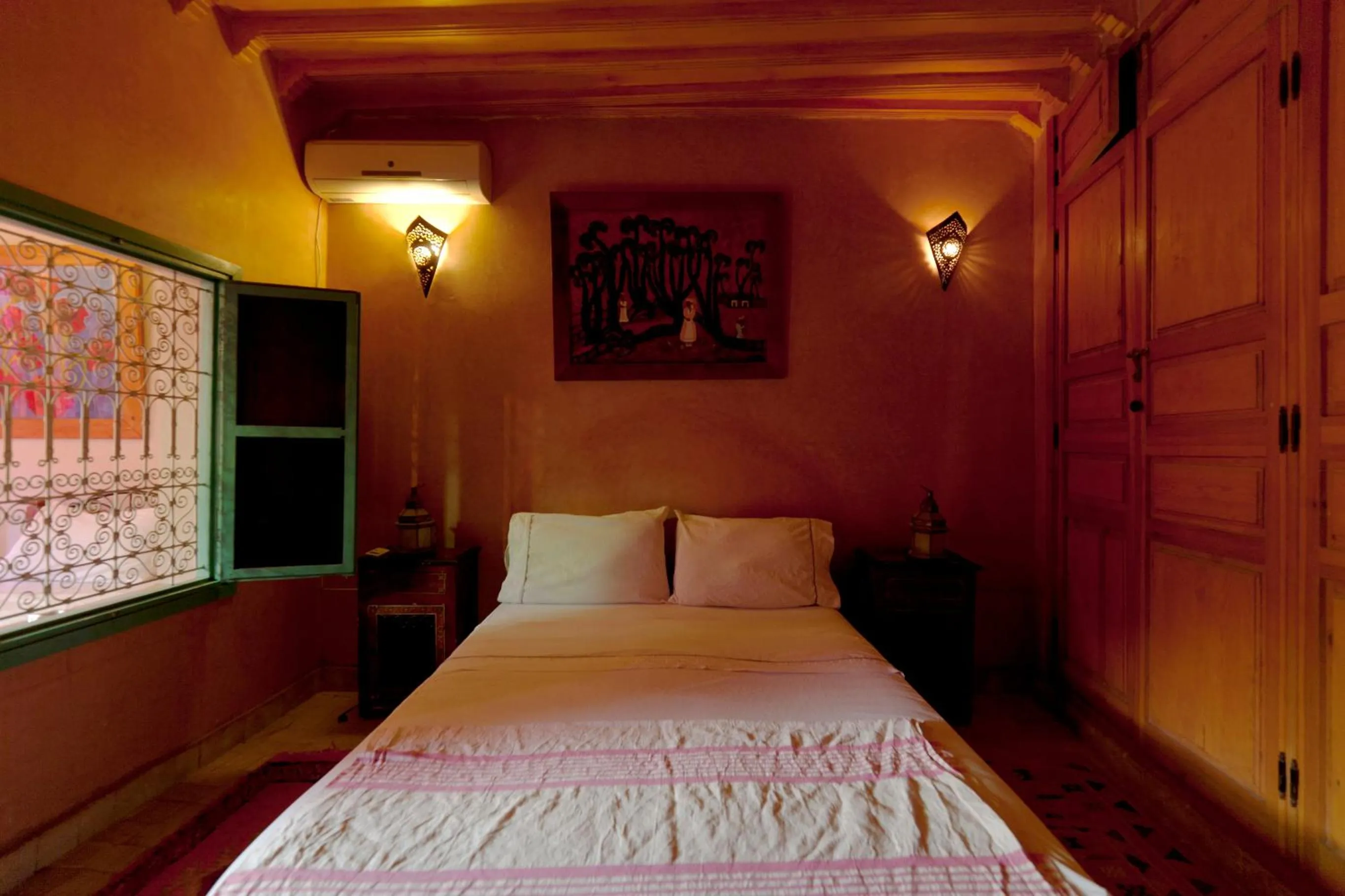 Decorative detail, Bed in Riad Wardate Rita