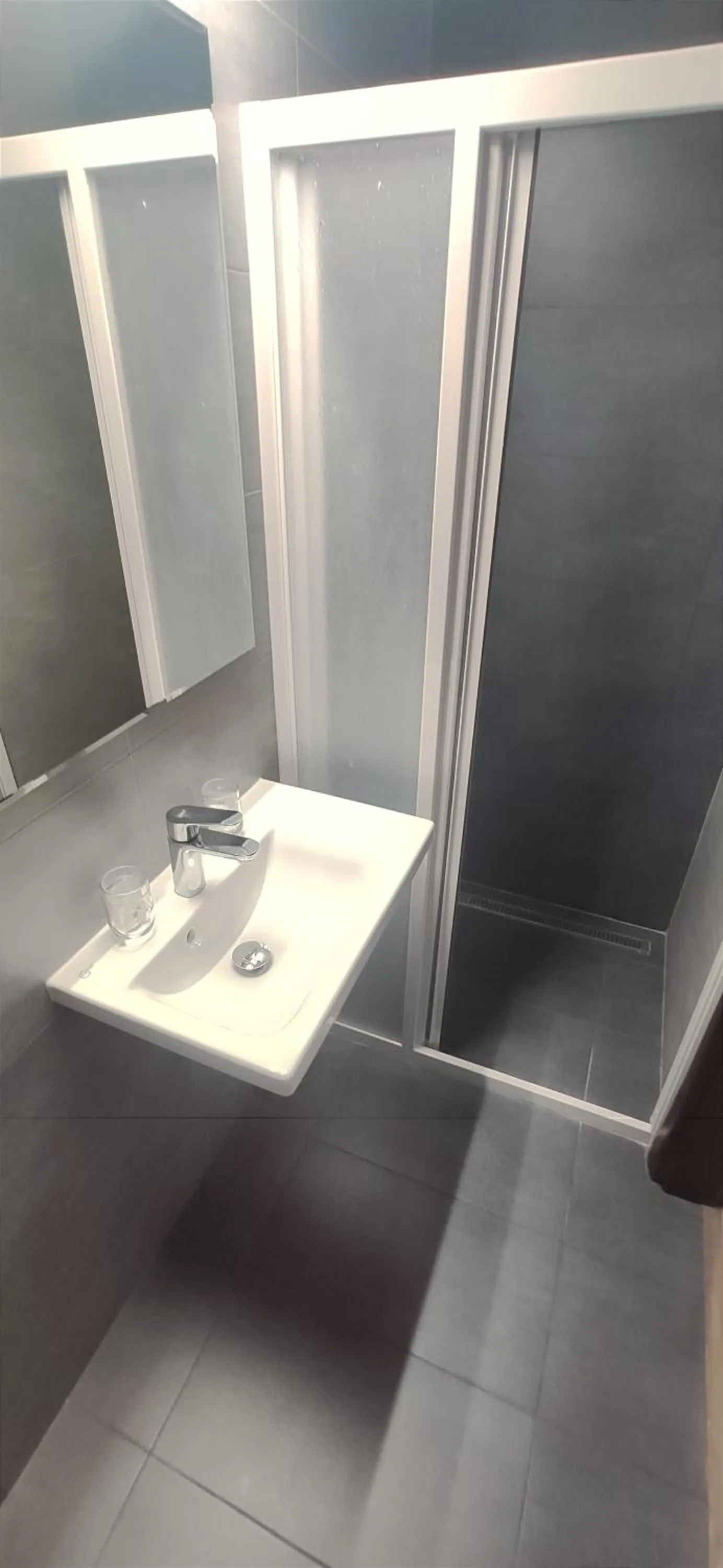 Sun-House Pension - ParkingFree Limited spaces-