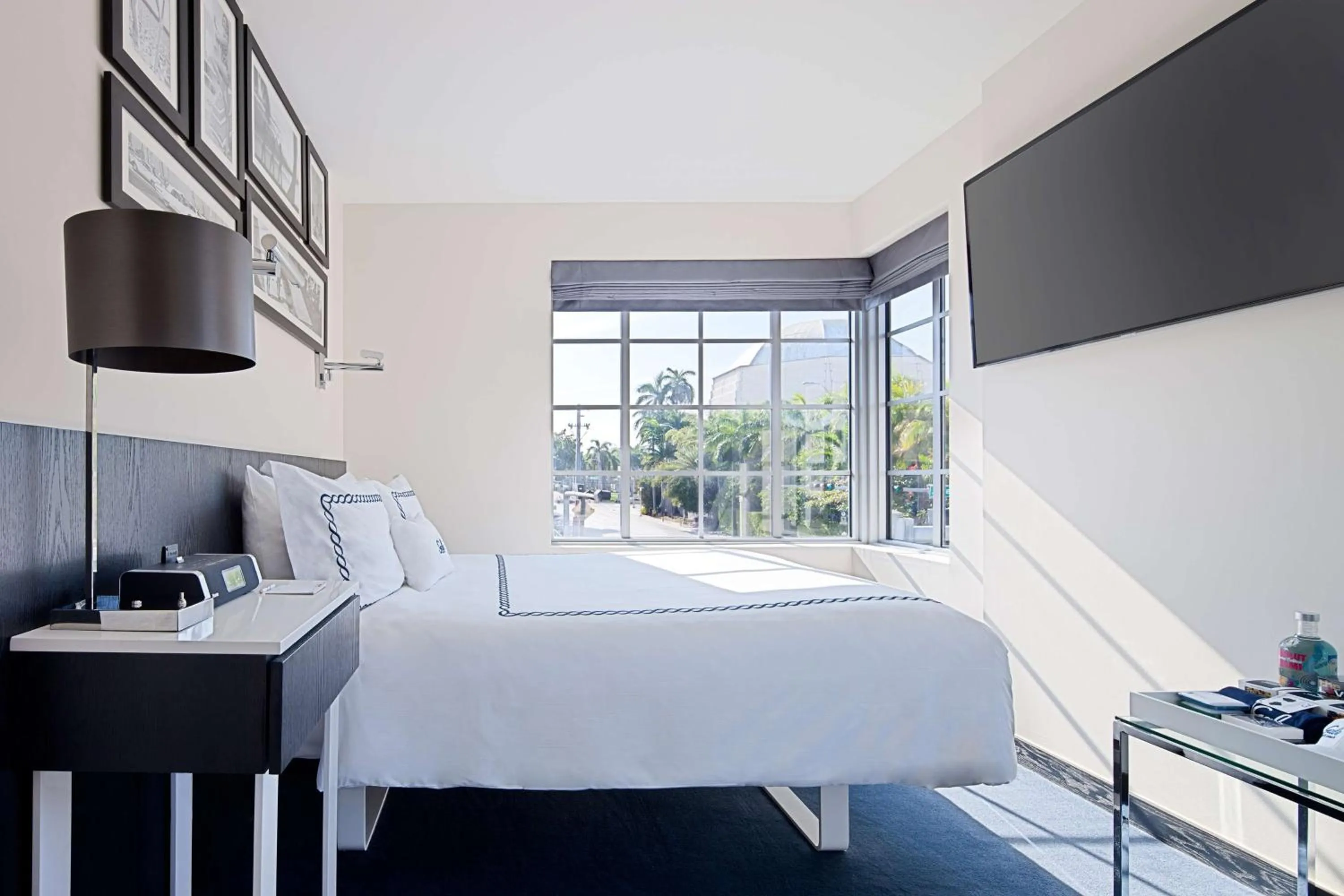 Bed in Gale South Beach, Curio Collection By Hilton