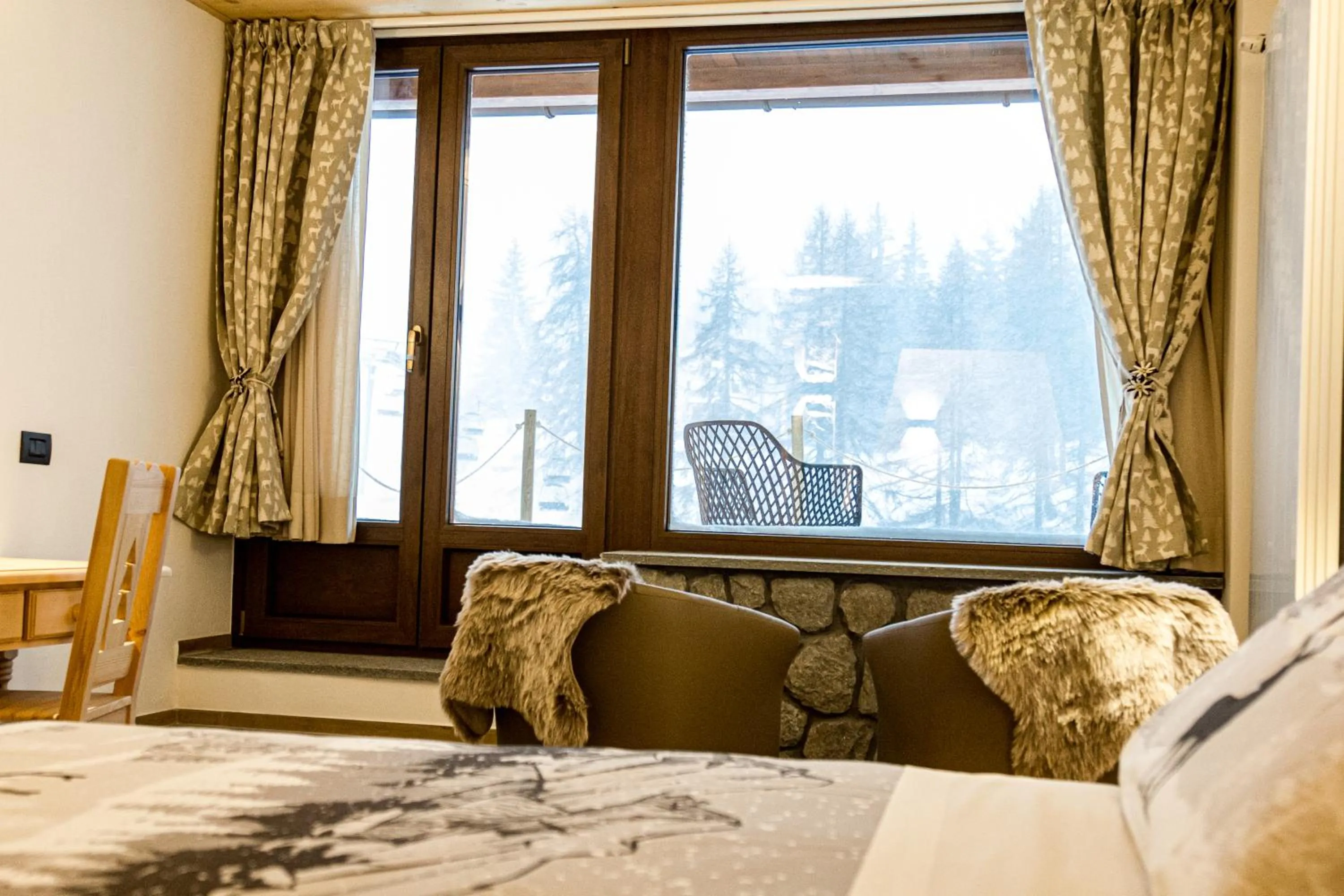 Photo of the whole room, Bed in Hotel Al Foiron