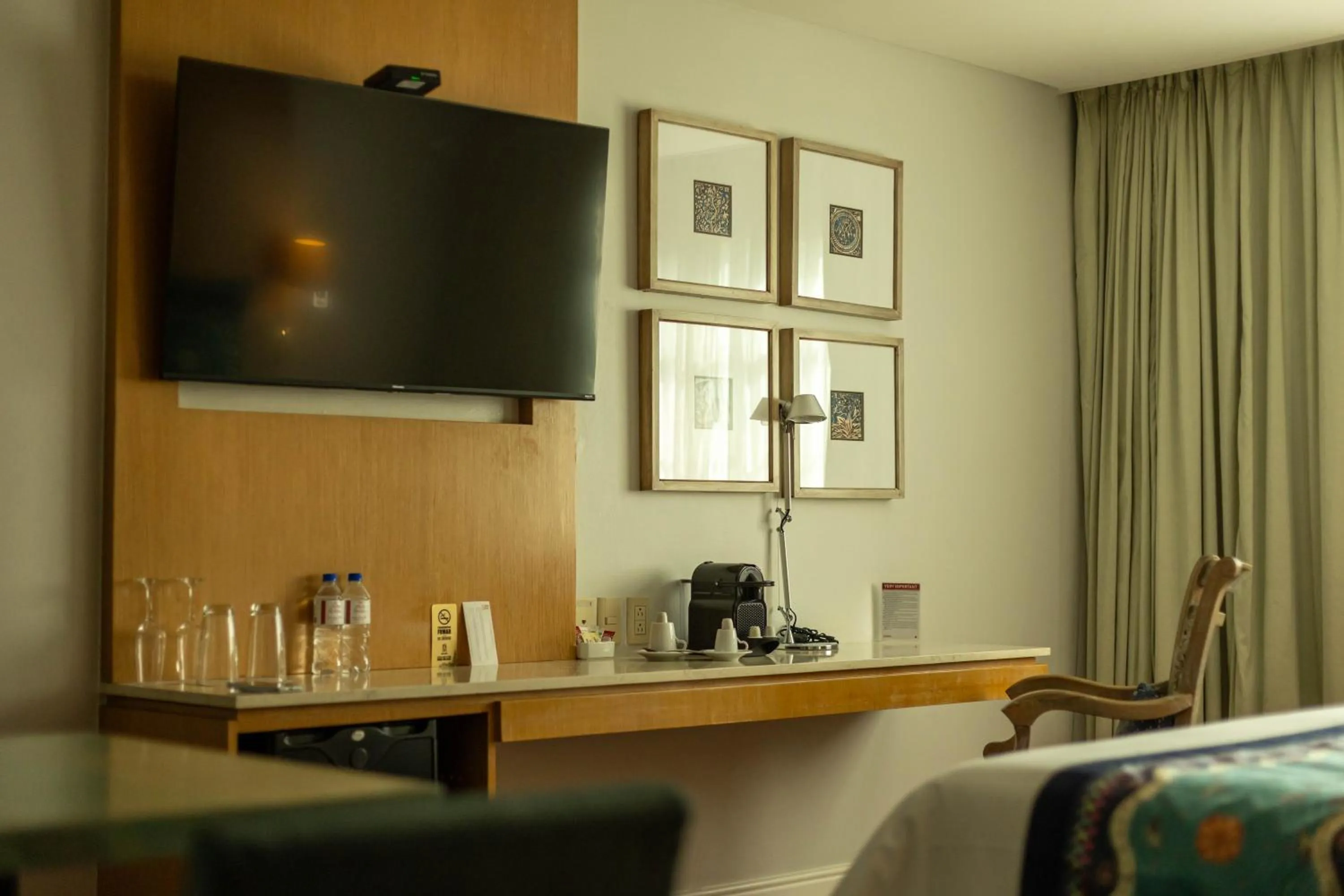 TV and multimedia in Maria Condesa