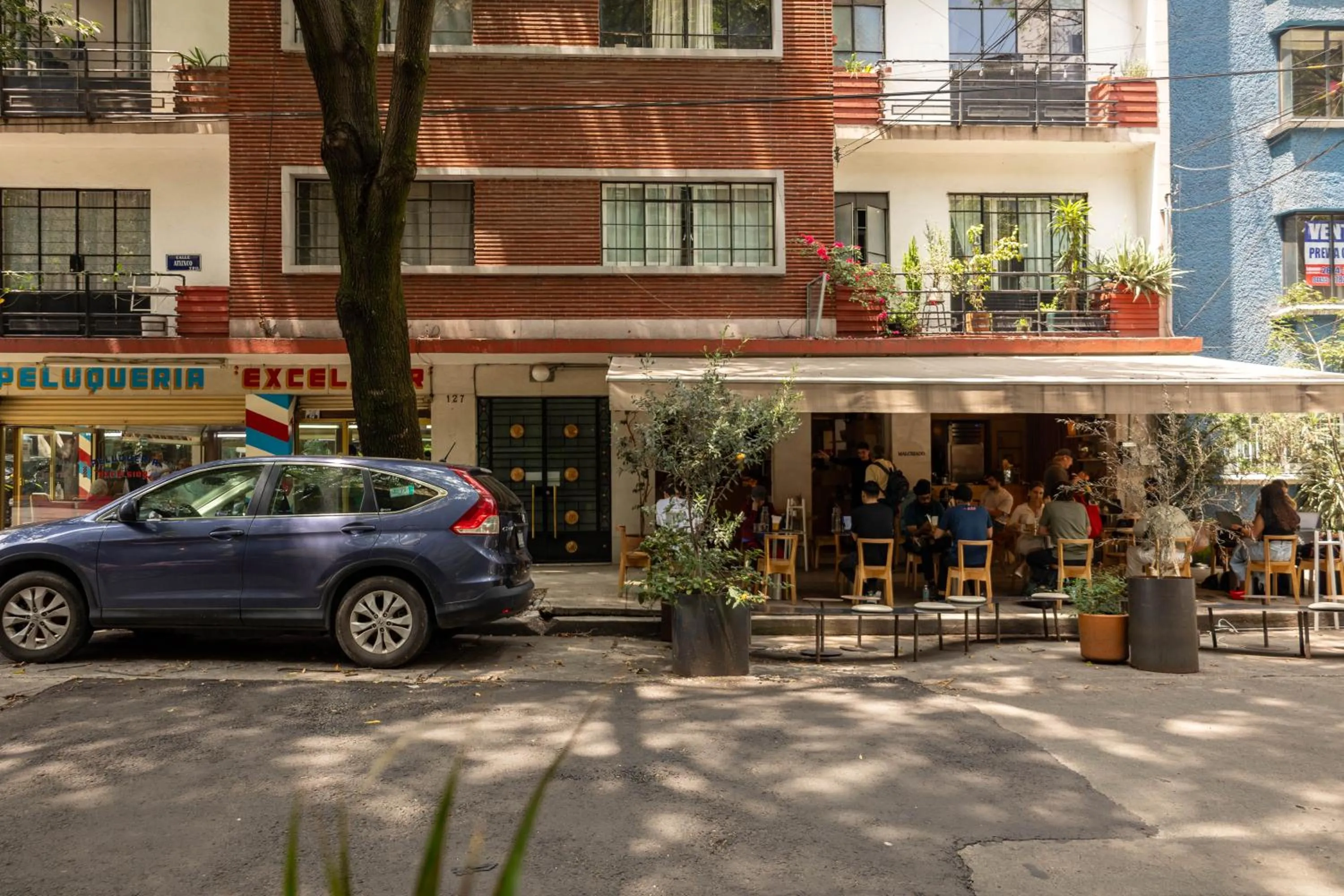 Business facilities in Maria Condesa