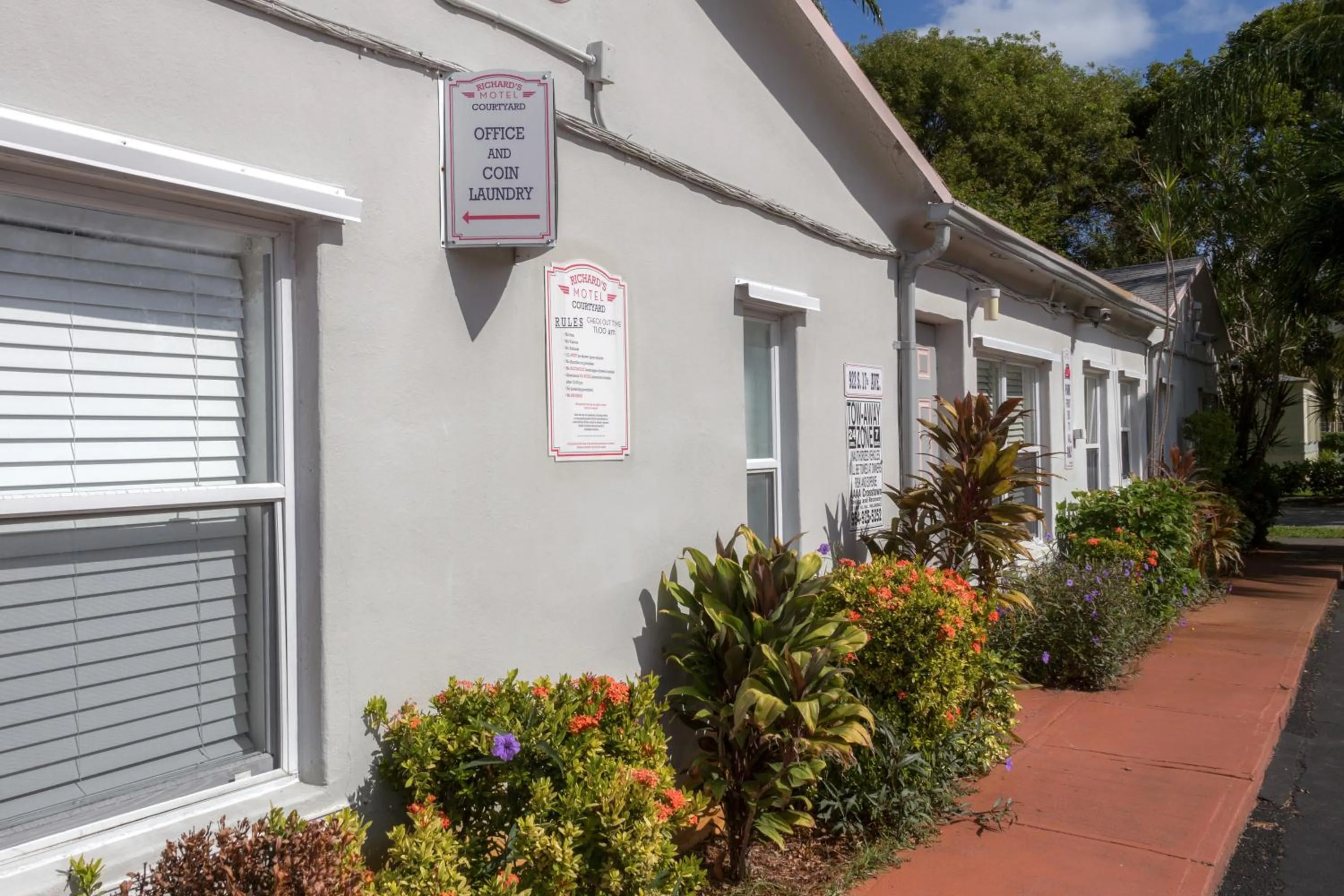 Day in Richard's Motel Courtyard