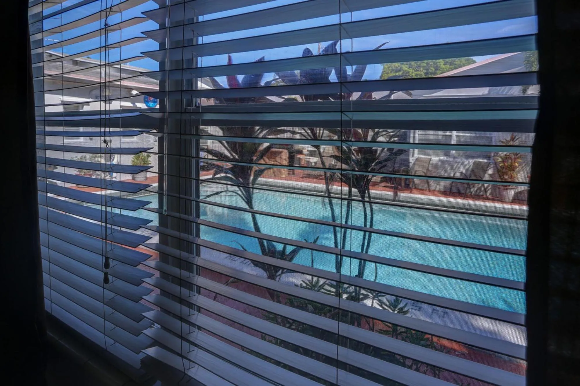 Pool view in Richard's Motel Courtyard
